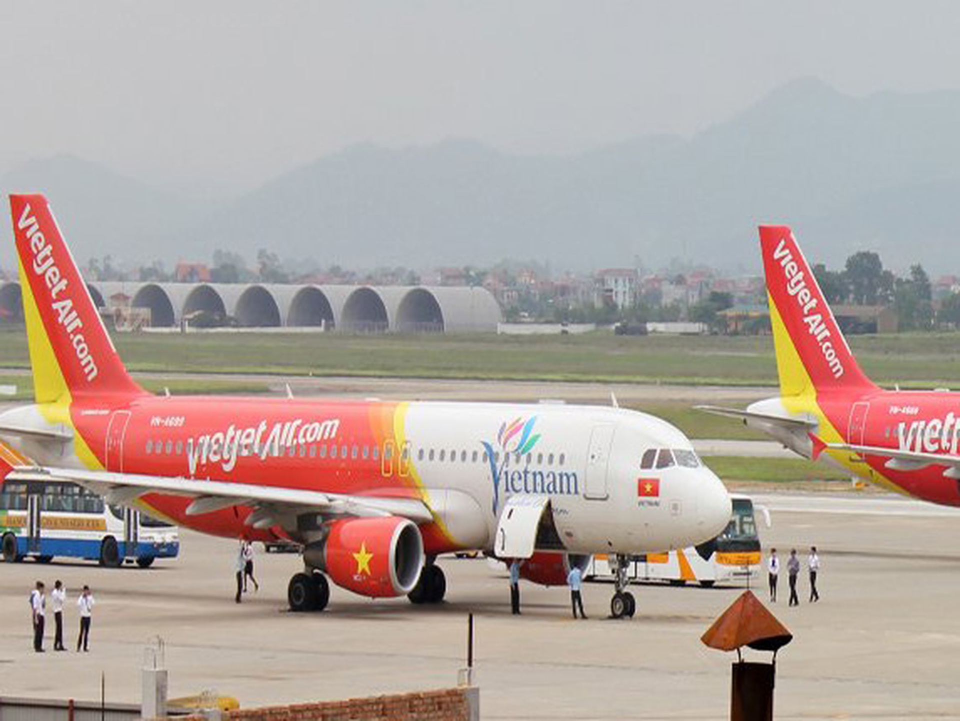 M&aacute;y bay VietJet Air tại s&acirc;n đỗ S&acirc;n bay quốc tế Nội B&agrave;i