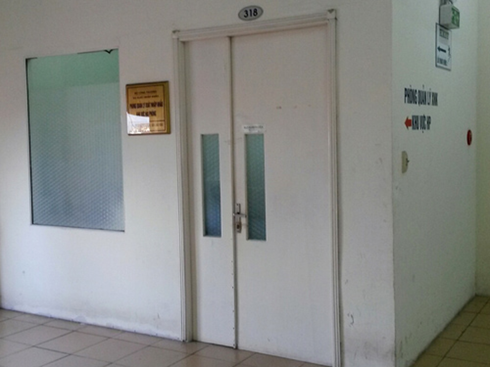 B&ecirc;n ngo&agrave;i ph&ograve;ng l&agrave;m việc của b&agrave; Phạm Thanh Hương - Ảnh: Trọng Đức