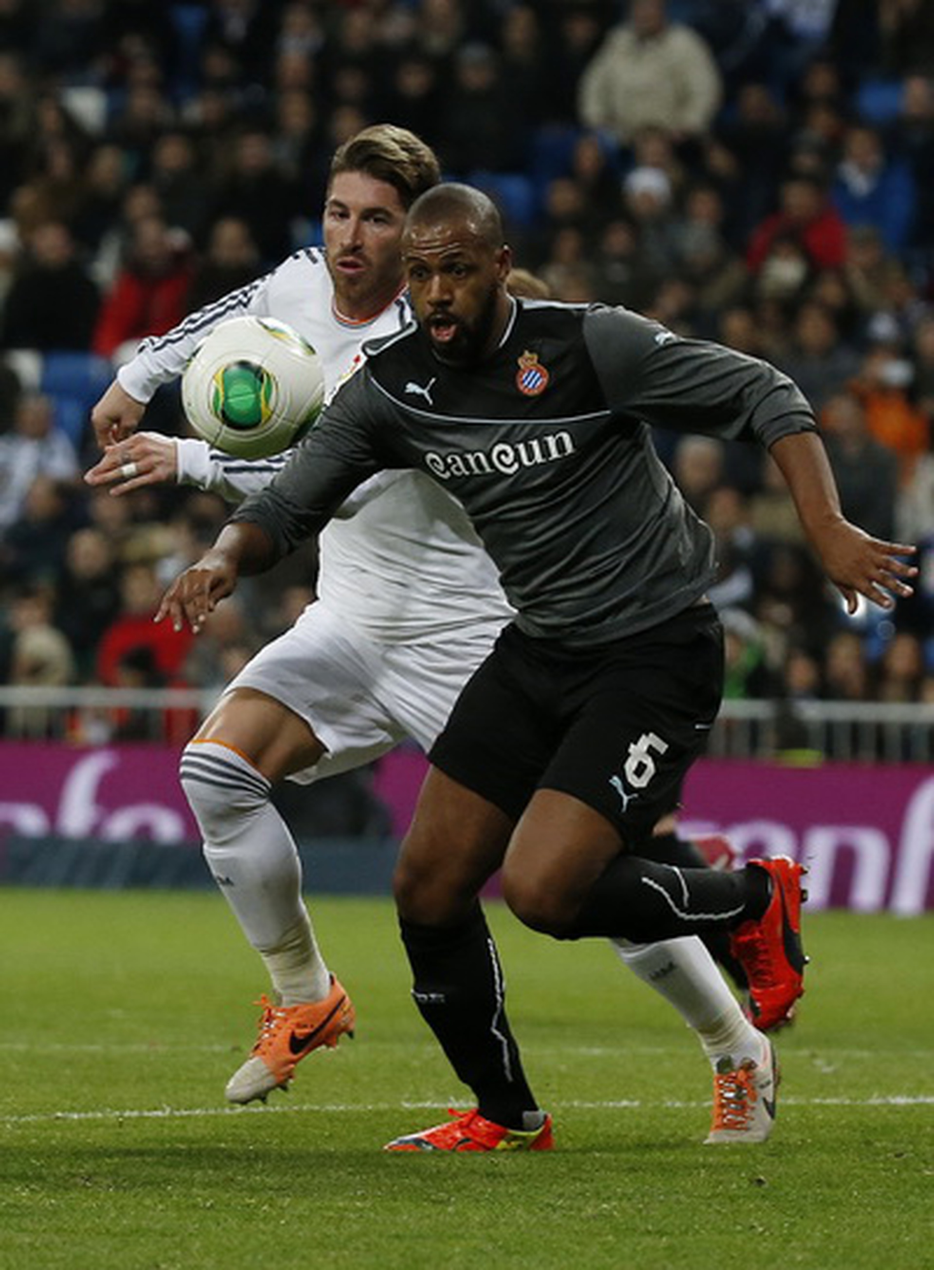 H&agrave;ng thủ Real (Ramos, &aacute;o s&aacute;ng) vất vả trước sức phản c&ocirc;ng của Espanyol