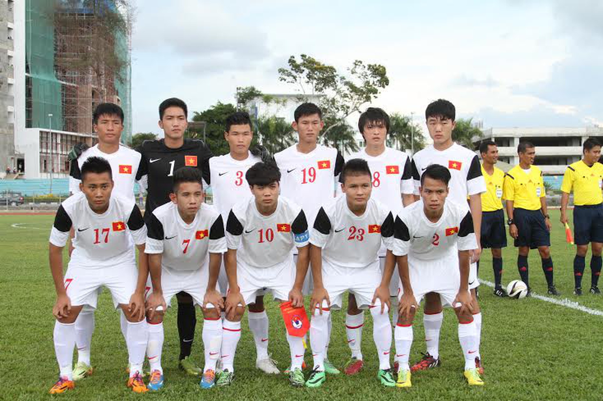 Đội h&igrave;nh xuất ph&aacute;t của U19 Việt Nam