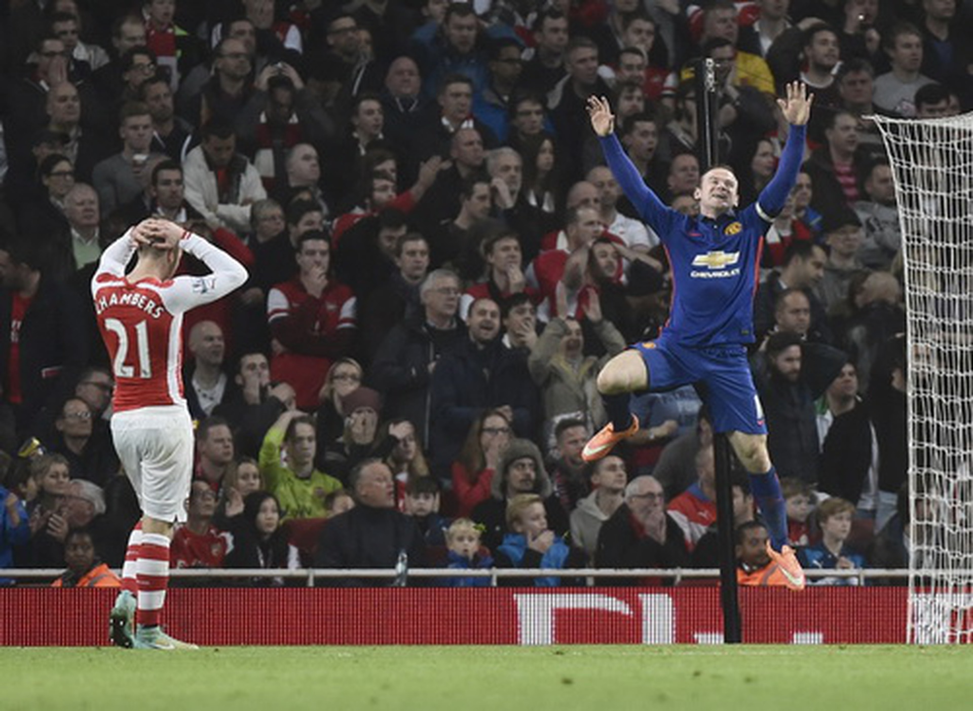 Arsenal thất vọng với b&agrave;n đ&aacute; phản của Kieran Gibbs
