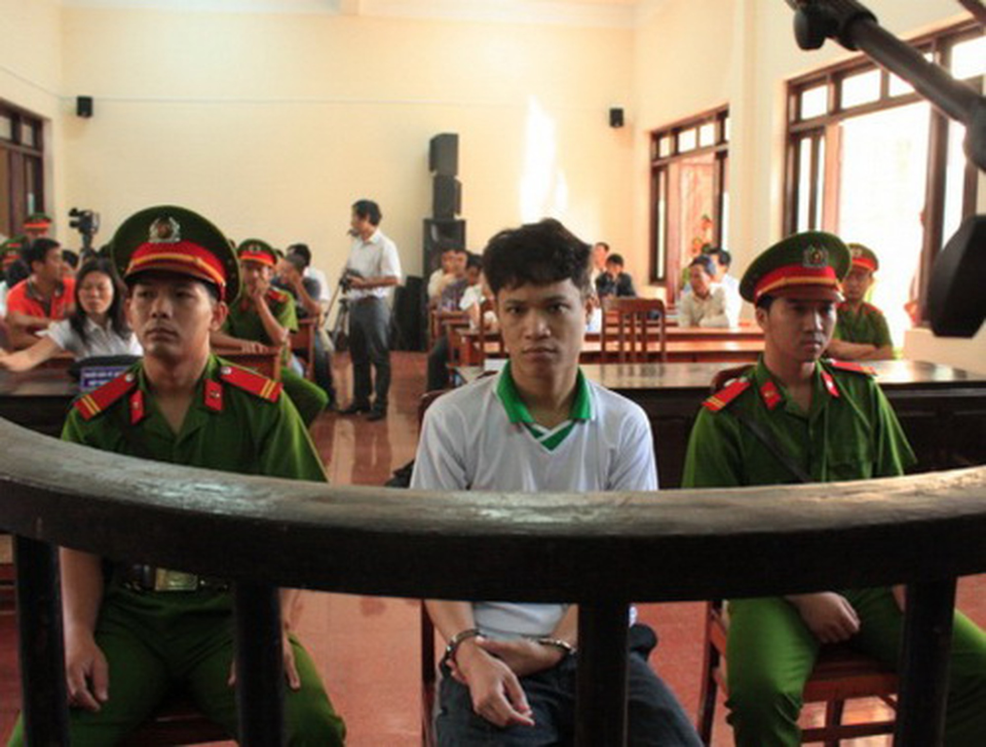 Bị c&aacute;o L&ecirc; B&aacute; Mai trong một phi&ecirc;n x&eacute;t xử

&nbsp;