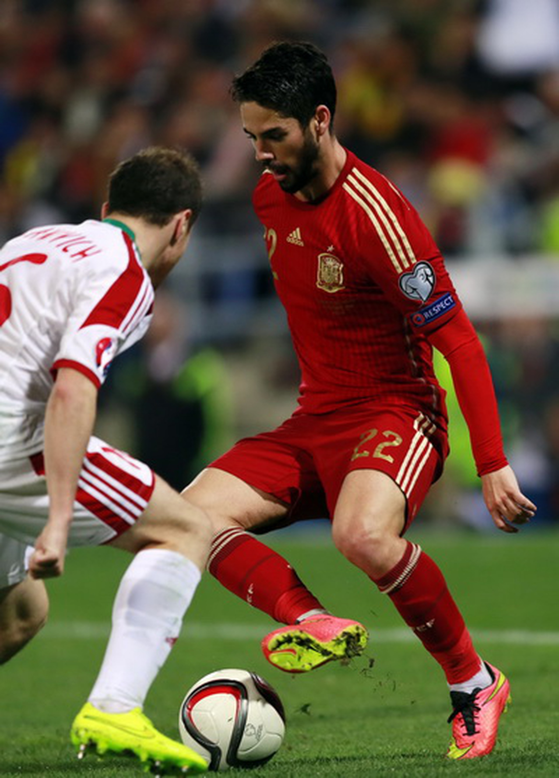 Isco mở tỉ số cho T&acirc;y Ban Nha trước Belarus