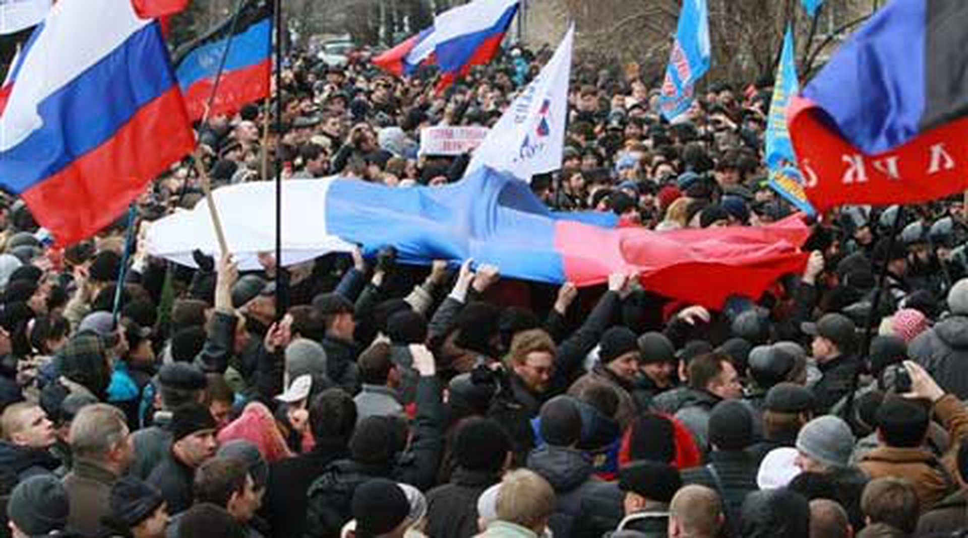 C&aacute;c cuộc biểu t&igrave;nh ở miền Đ&ocirc;ng Ukraine khiến t&igrave;nh h&igrave;nh nước n&agrave;y lu&ocirc;n trong trạng th&aacute;i bất ổn. Ảnh: AP