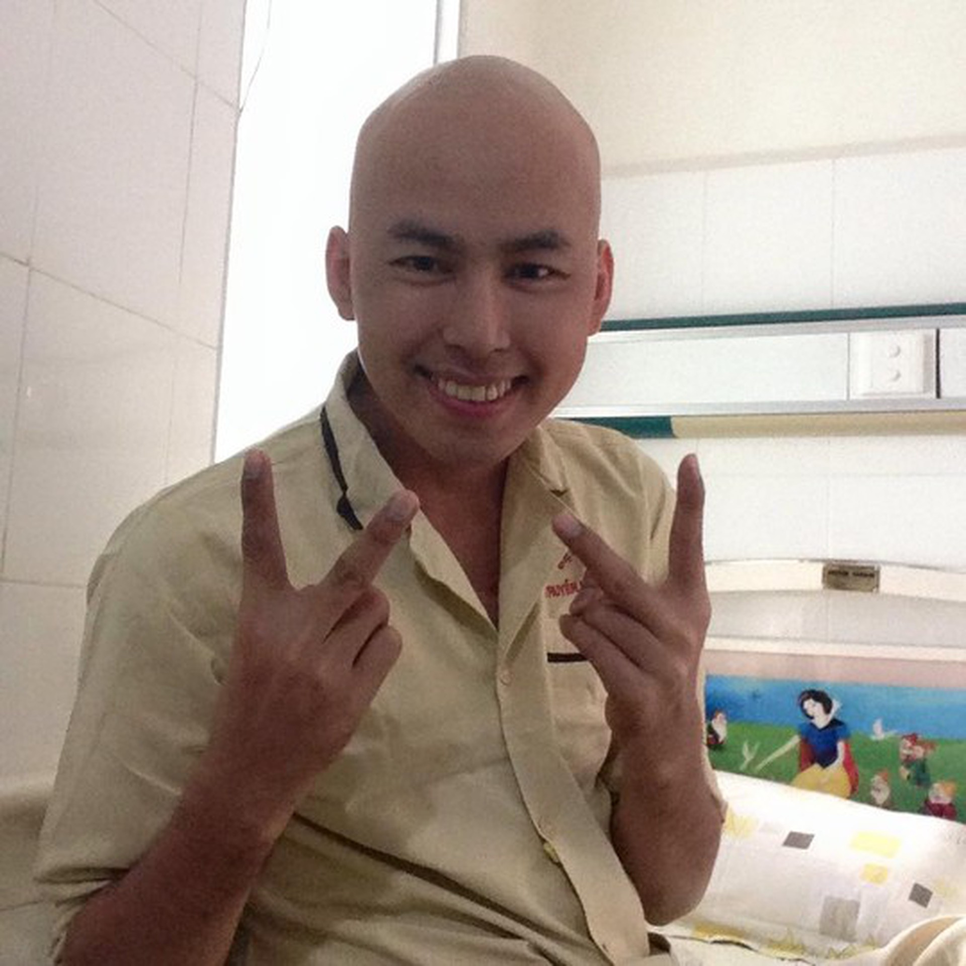 Anh lu&ocirc;n lạc quan trong thời gian điều trị ung thư