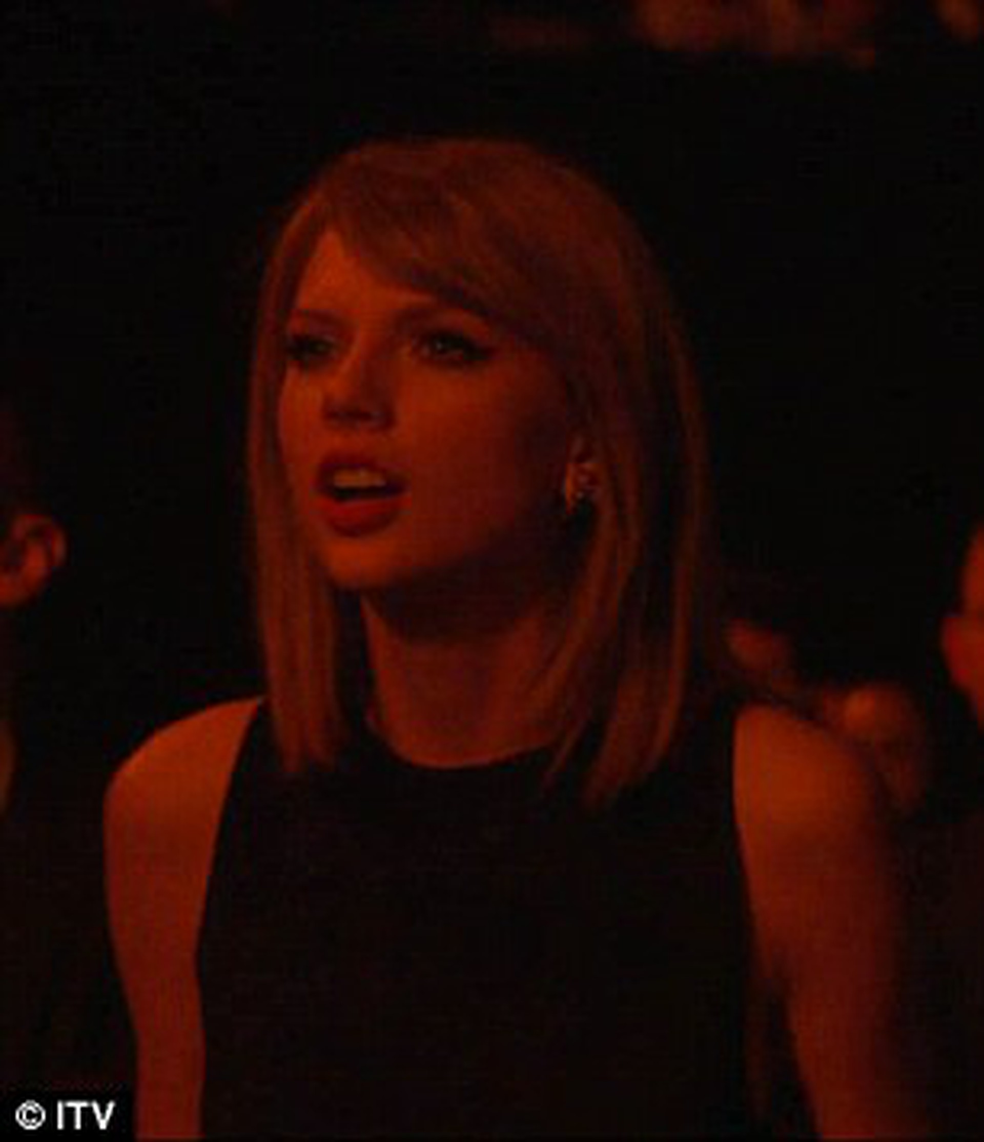 Taylor Swift tr&ograve;n miệng trước h&agrave;nh động d&ugrave;ng N-word của Kanye 