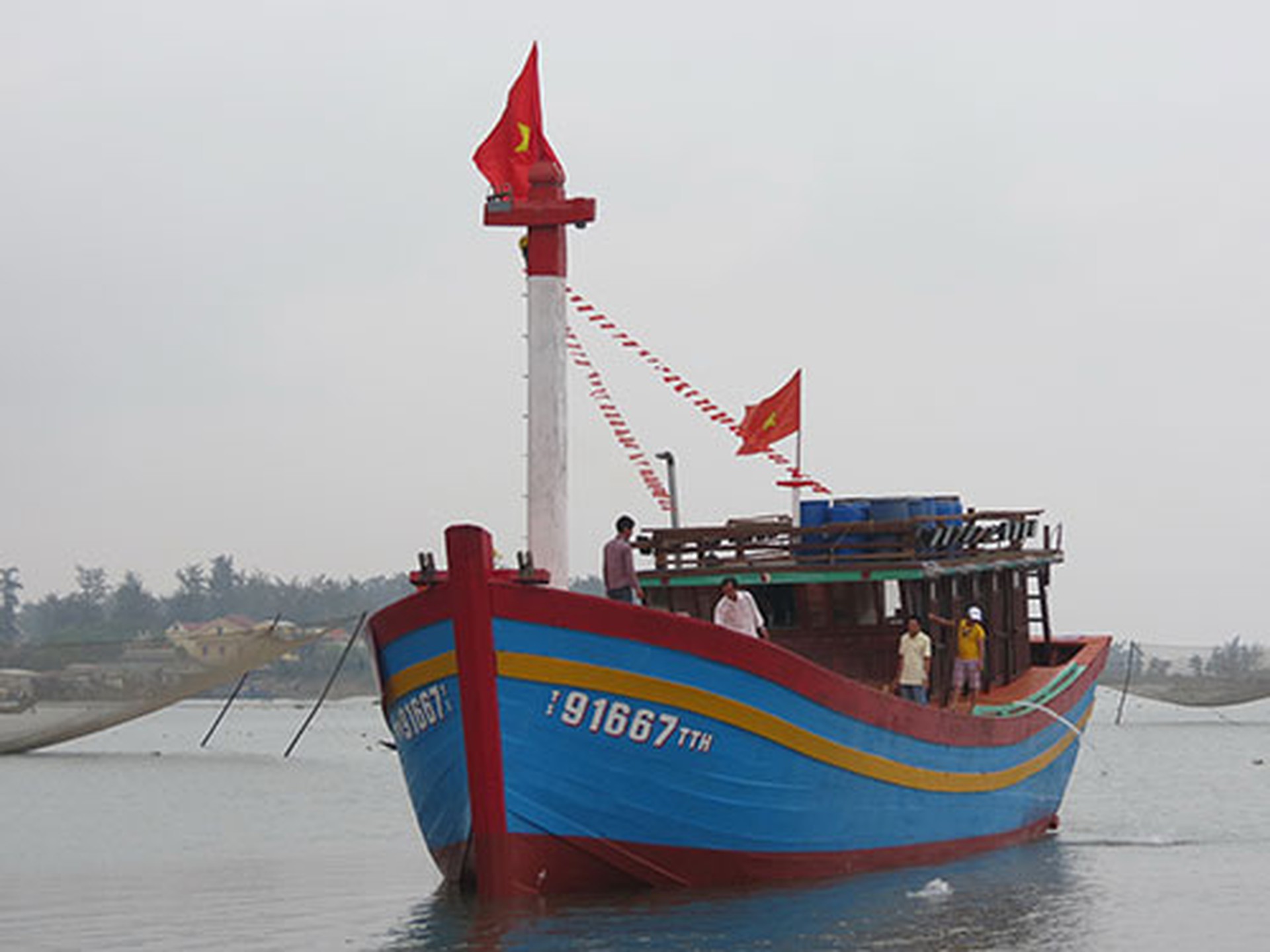 Chiếc t&agrave;u đầu ti&ecirc;n tại tỉnh Thừa Thi&ecirc;n - Huế đ&oacute;ng mới từ vốn vay theo Nghị định 67