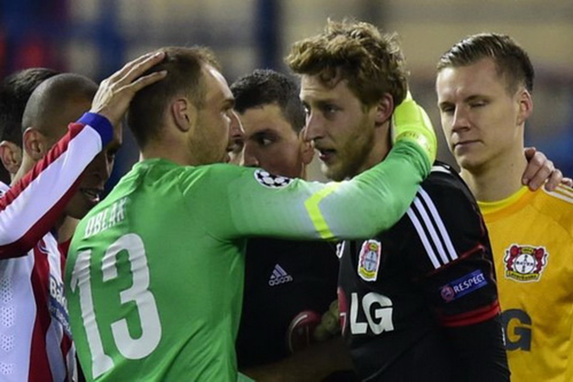 Leverkusen từng để thua Atletico Madrid ở v&ograve;ng knock-out m&ugrave;a 2014-2015