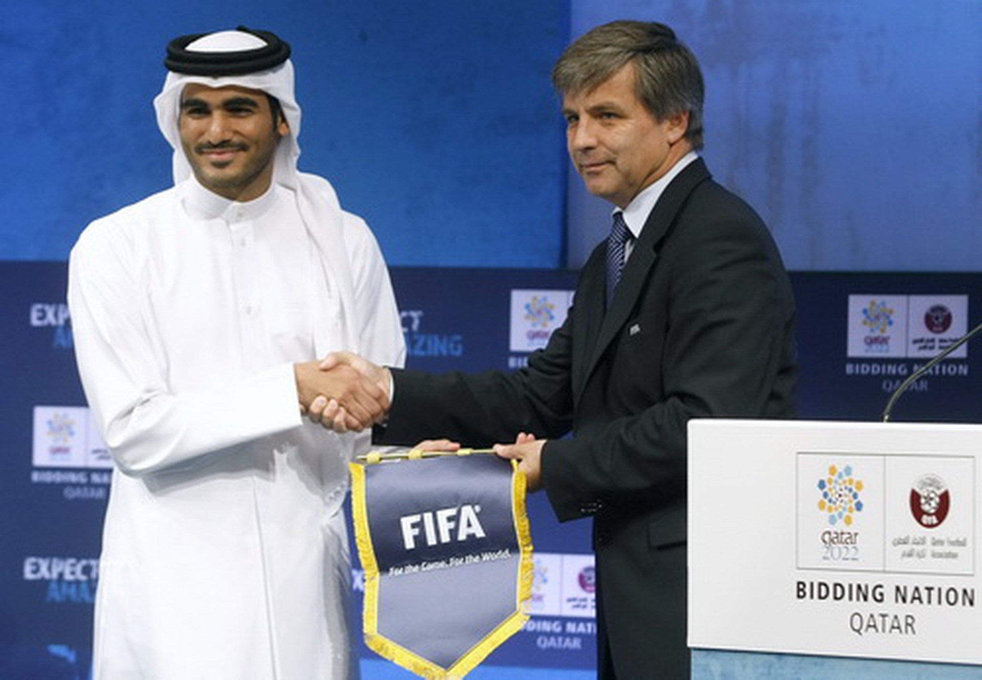 FIFA ủng hộ quyết định tổ chức World Cup m&ugrave;a đ&ocirc;ng 2022 tại Qatar