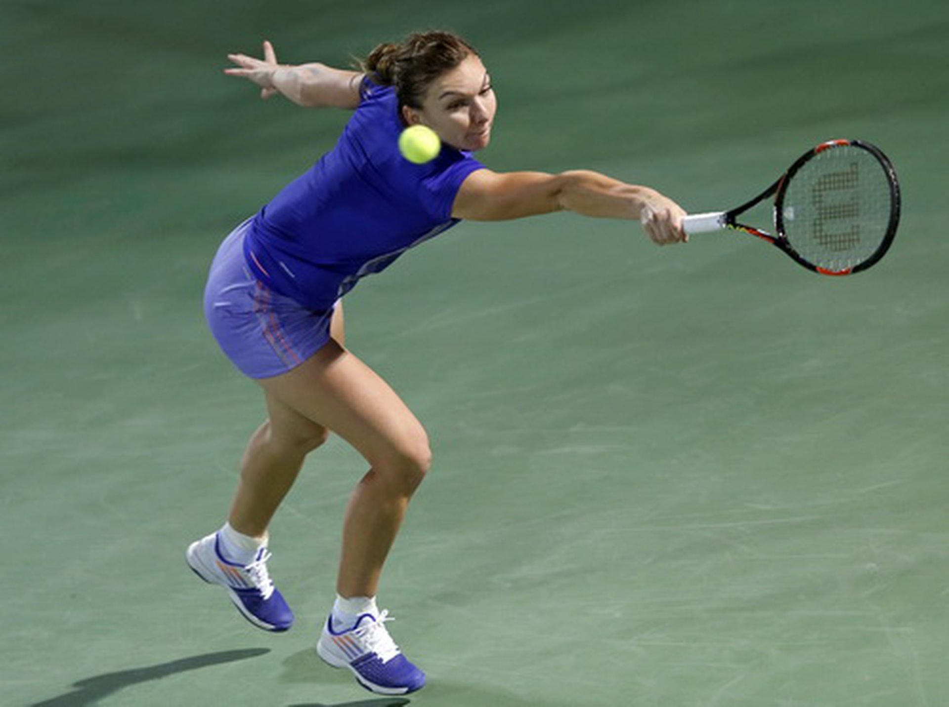 Simona Halep chật vật gi&agrave;nh quyền v&agrave;o v&ograve;ng 3