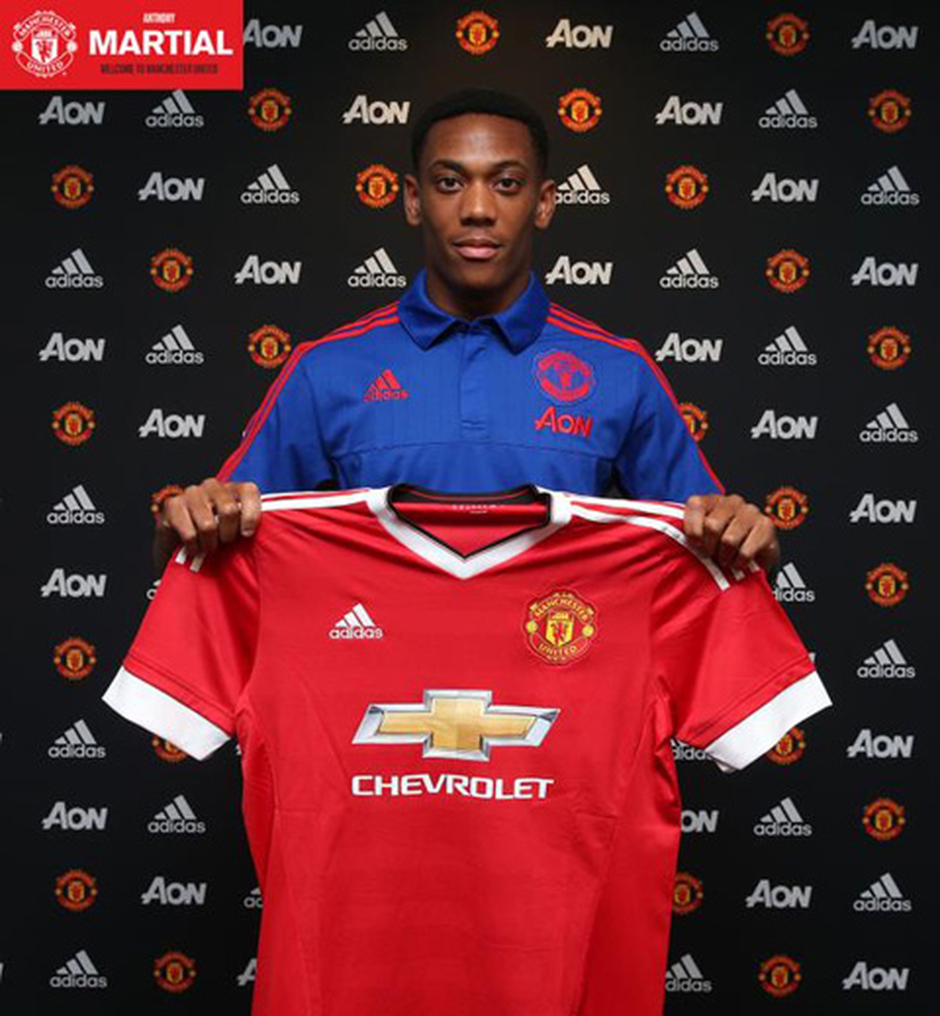 Martial ra mắt M.U