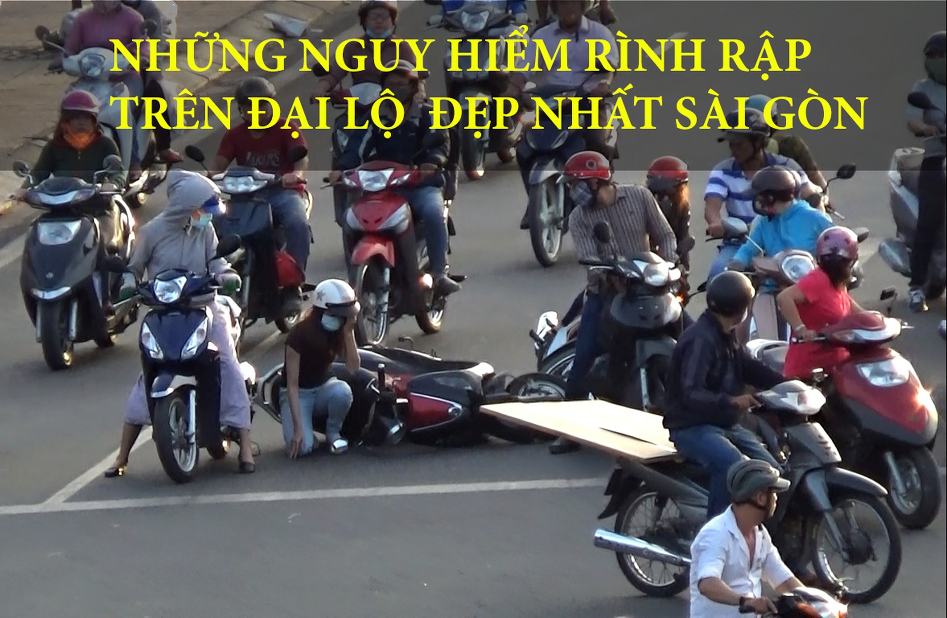 [VIDEO]: Những nguy hiểm r&igrave;nh rập tr&ecirc;n đại lộ đẹp nhất S&agrave;i G&ograve;n