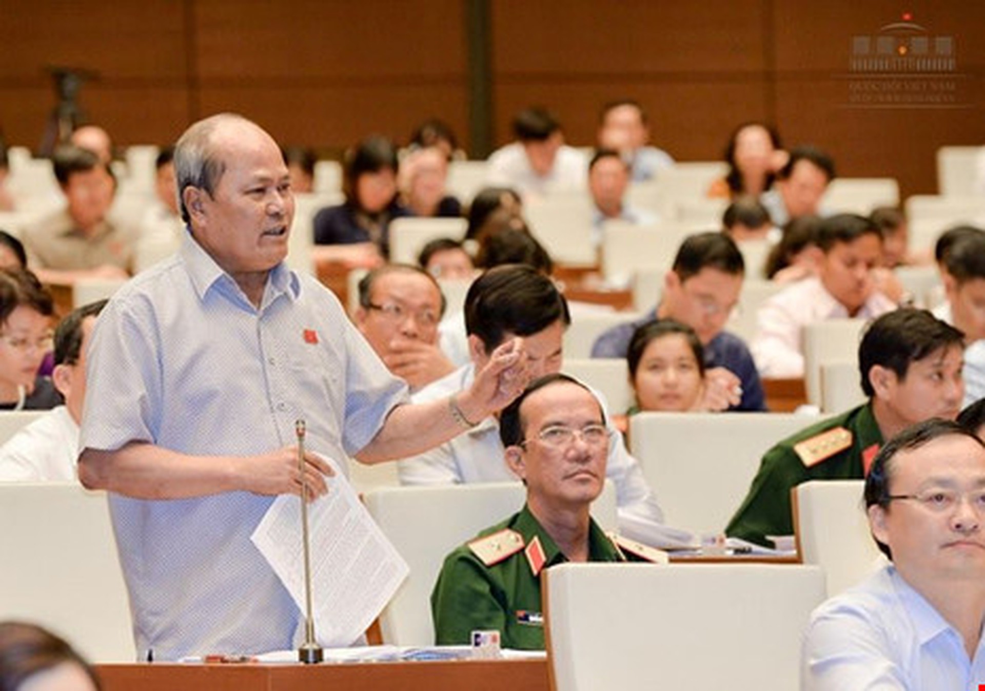 
Đại biểu Ng&ocirc; Văn Minh l&agrave; người d&aacute;m n&oacute;i thẳng, n&oacute;i thật đ&atilde; nhiều lần l&agrave;m n&oacute;ng nghị trường Ảnh: NLĐO
