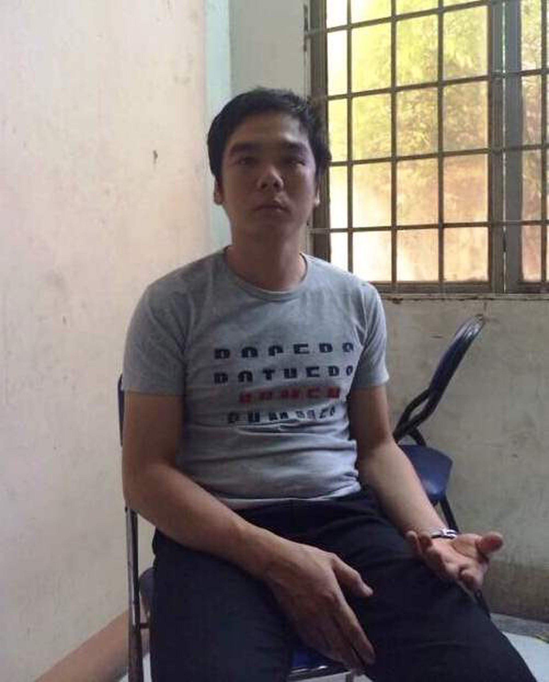 
Nguyễn Hữu Tuấn tại cơ quan c&ocirc;ng an
