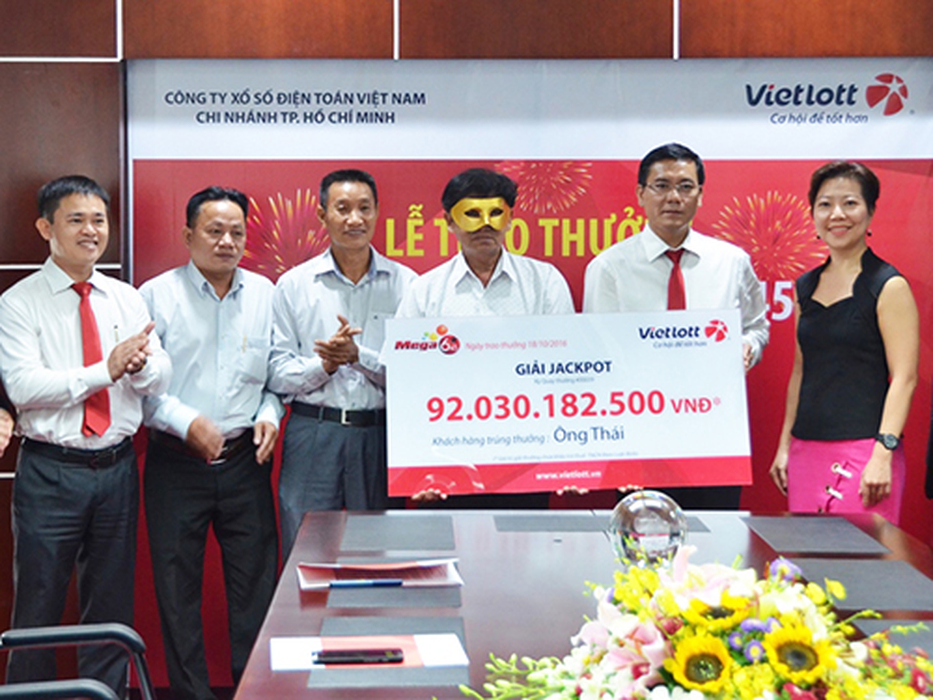Với giải thưởng cộng dồn rất cao, Vietlott ng&agrave;y c&agrave;ng thu h&uacute;t người chơiẢnh: VIETLOTT