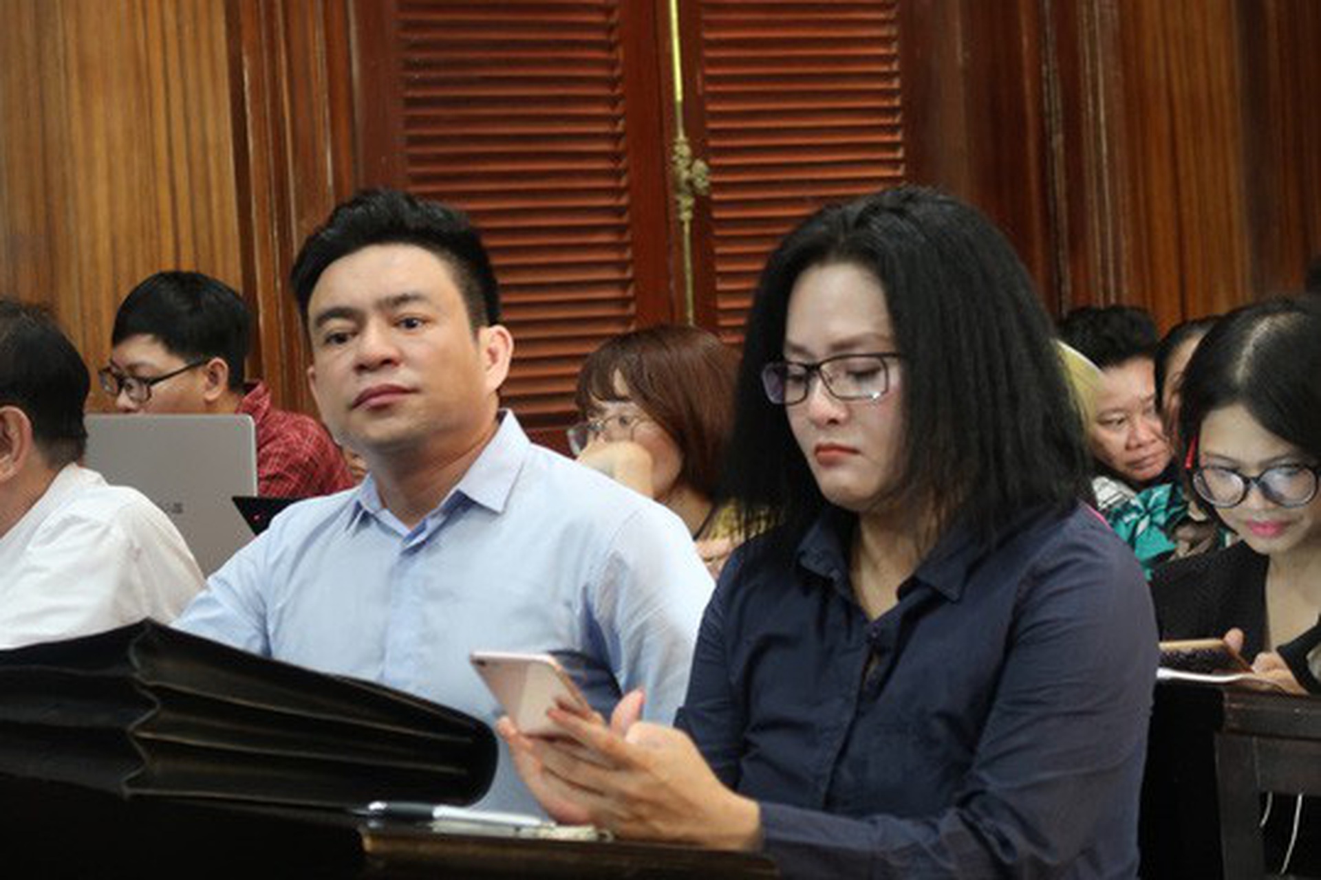 &Ocirc;ng Chi&ecirc;m Quốc Th&aacute;i y&ecirc;u cầu dẫn giải b&aacute;c sĩ Hoa Sen đến t&ograve;a