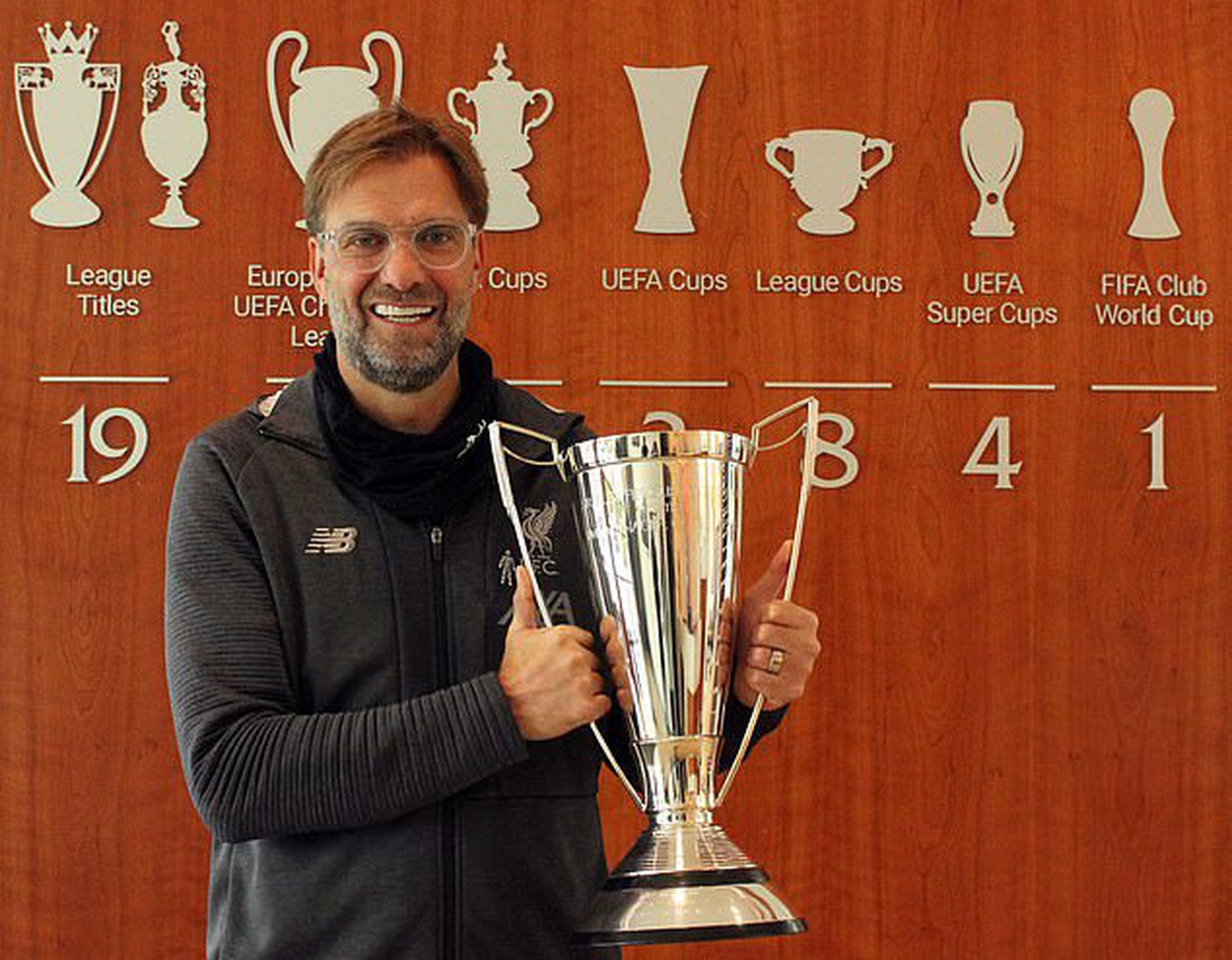 Nhận giải thưởng HLV xuất sắc, Jurgen Klopp v&iacute; Sir Alex như Gi&aacute;o ho&agrave;ng