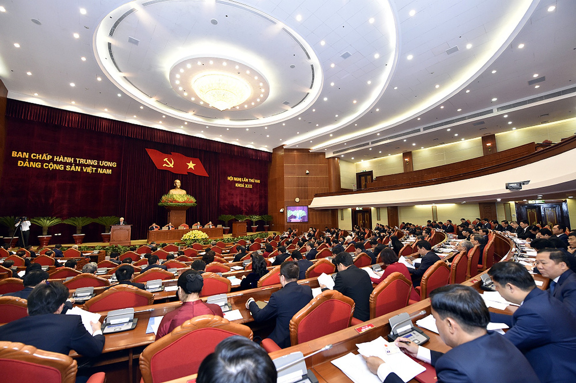 CH&Ugrave;M ẢNH: Khai mạc Hội nghị Trung ương 2 - Ảnh 3.