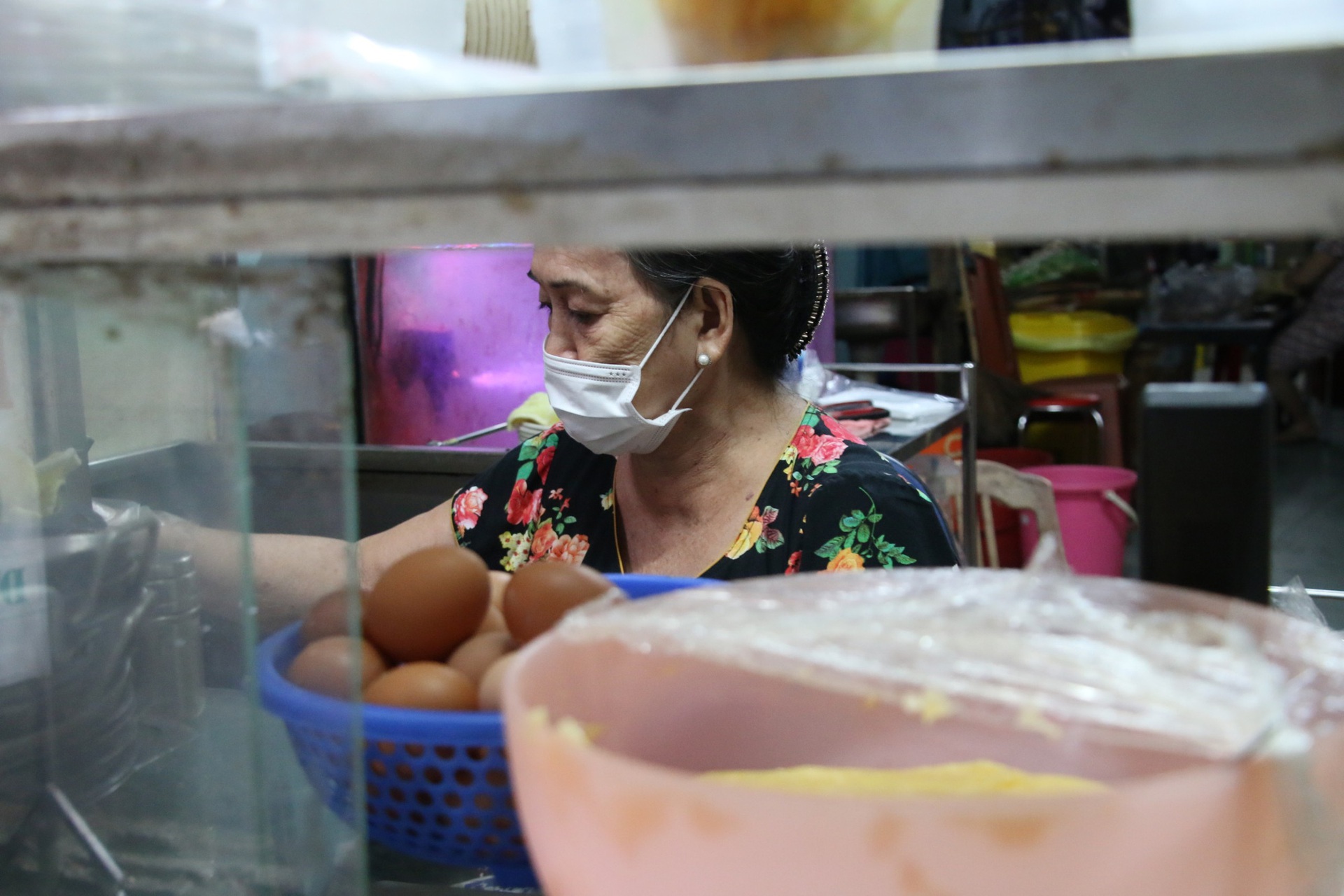 Ng&agrave;y đầu Đ&agrave; Nẵng &ldquo;th&iacute;ch ứng an to&agrave;n&rdquo;: H&agrave;ng qu&aacute;n tấp nập, chủ qu&aacute;n mừng muốn kh&oacute;c - Ảnh 5.