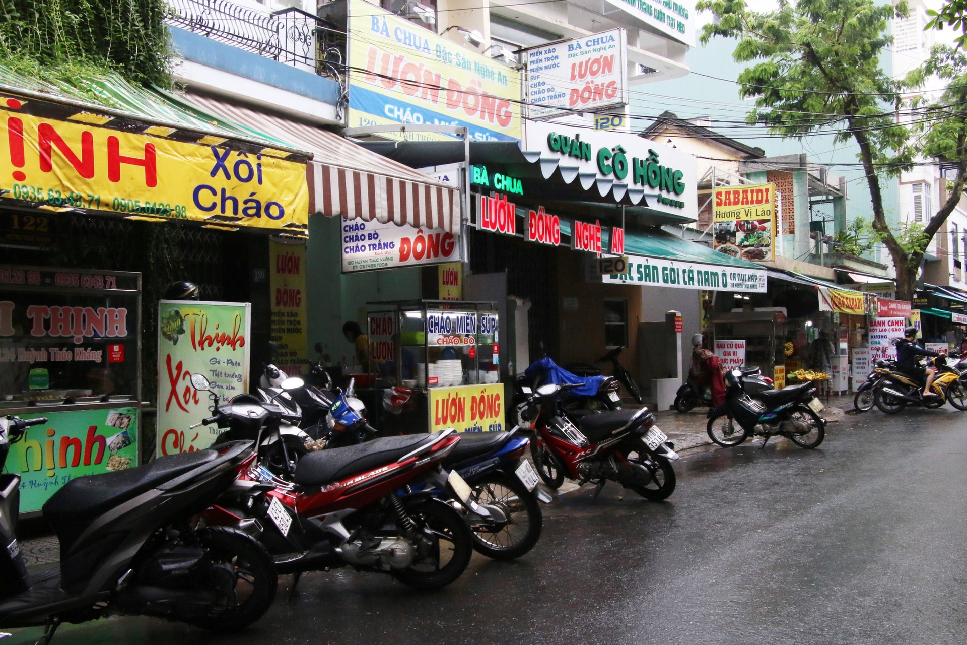 Ng&agrave;y đầu Đ&agrave; Nẵng &ldquo;th&iacute;ch ứng an to&agrave;n&rdquo;: H&agrave;ng qu&aacute;n tấp nập, chủ qu&aacute;n mừng muốn kh&oacute;c - Ảnh 8.