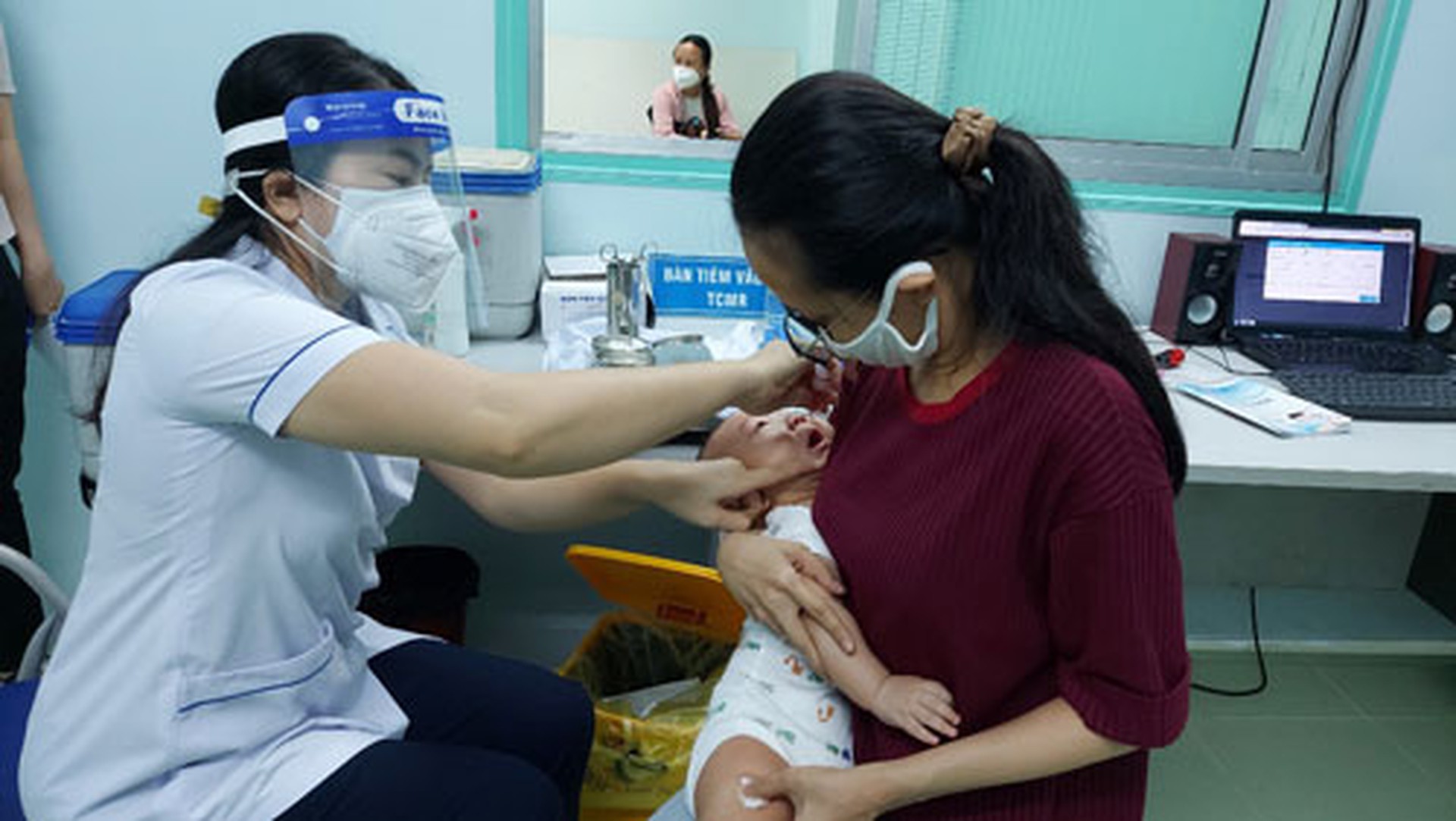 Đừng qu&ecirc;n ti&ecirc;m chủng cho trẻ - Ảnh 1.