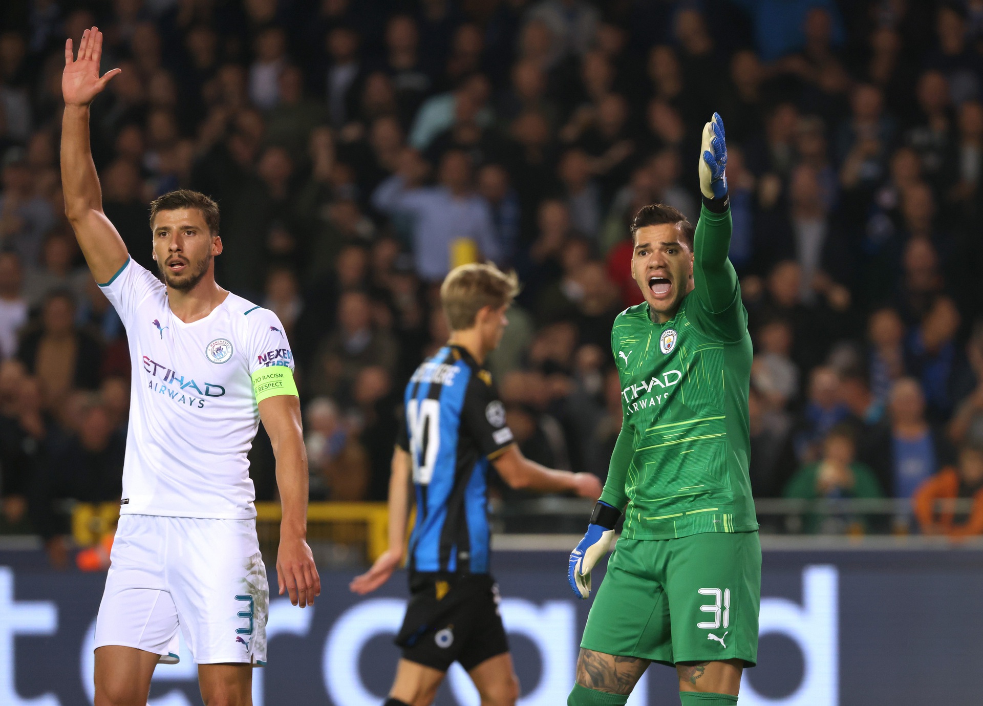 T&agrave;i năng 19 tuổi lập c&ocirc;ng ấn định chiến thắng gi&ograve;n gi&atilde; cho Manchester City - Ảnh 1.