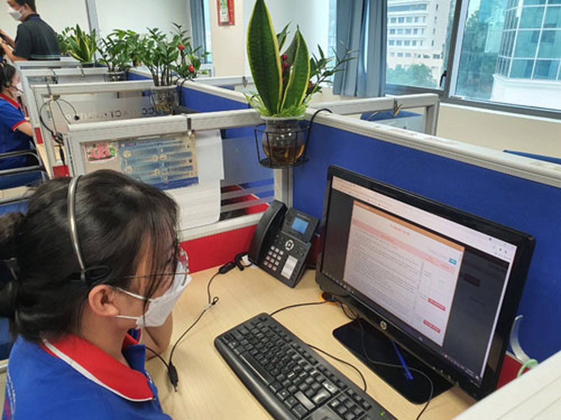 EVNHCMC đưa v&agrave;o hoạt động tổng đ&agrave;i chăm s&oacute;c kh&aacute;ch h&agrave;ng đa k&ecirc;nh - Ảnh 1.