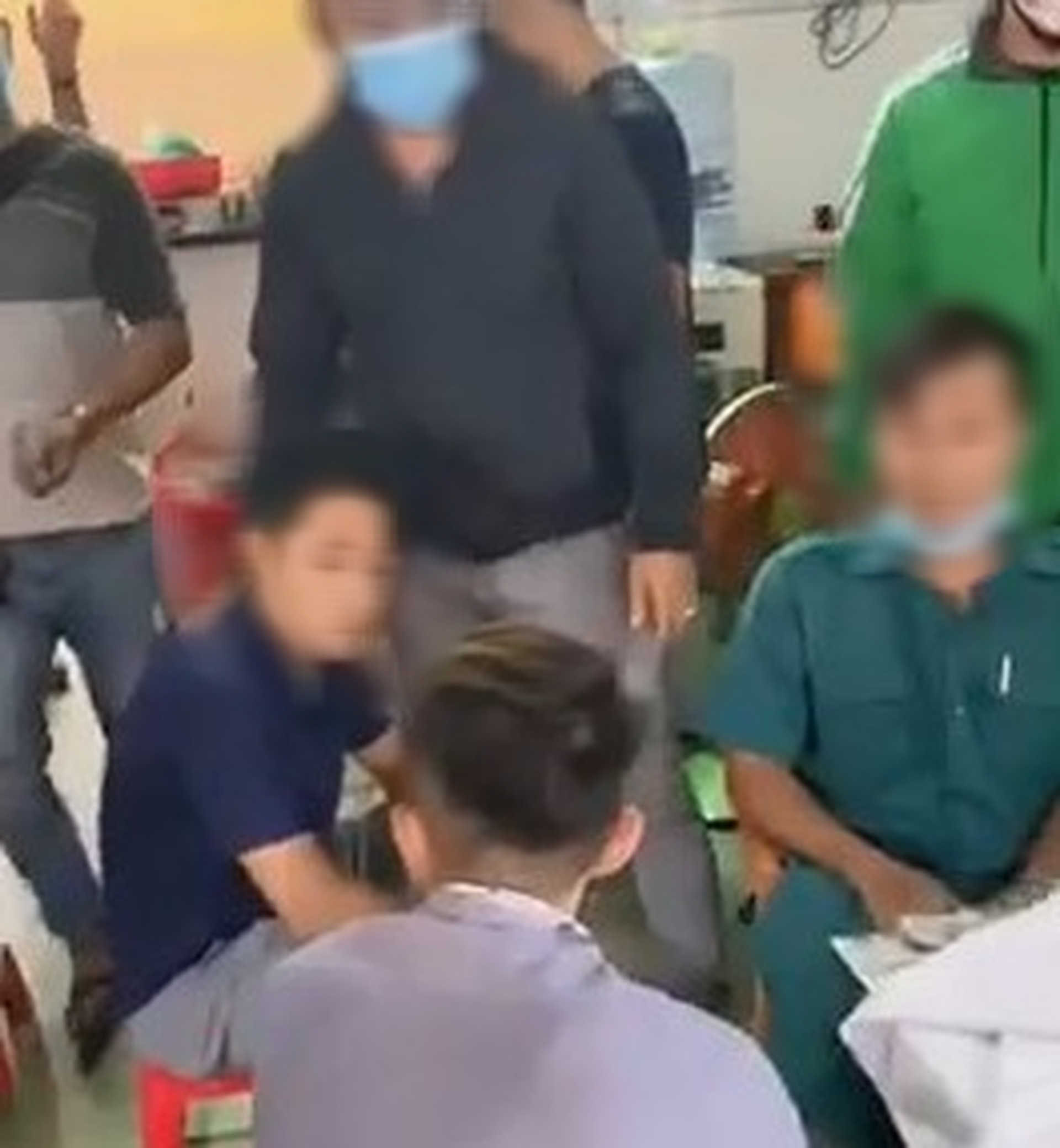 C&aacute;n bộ đ&aacute;nh bạc bị bắt quả tang tại quận 3 l&agrave; ai? - Ảnh 1.