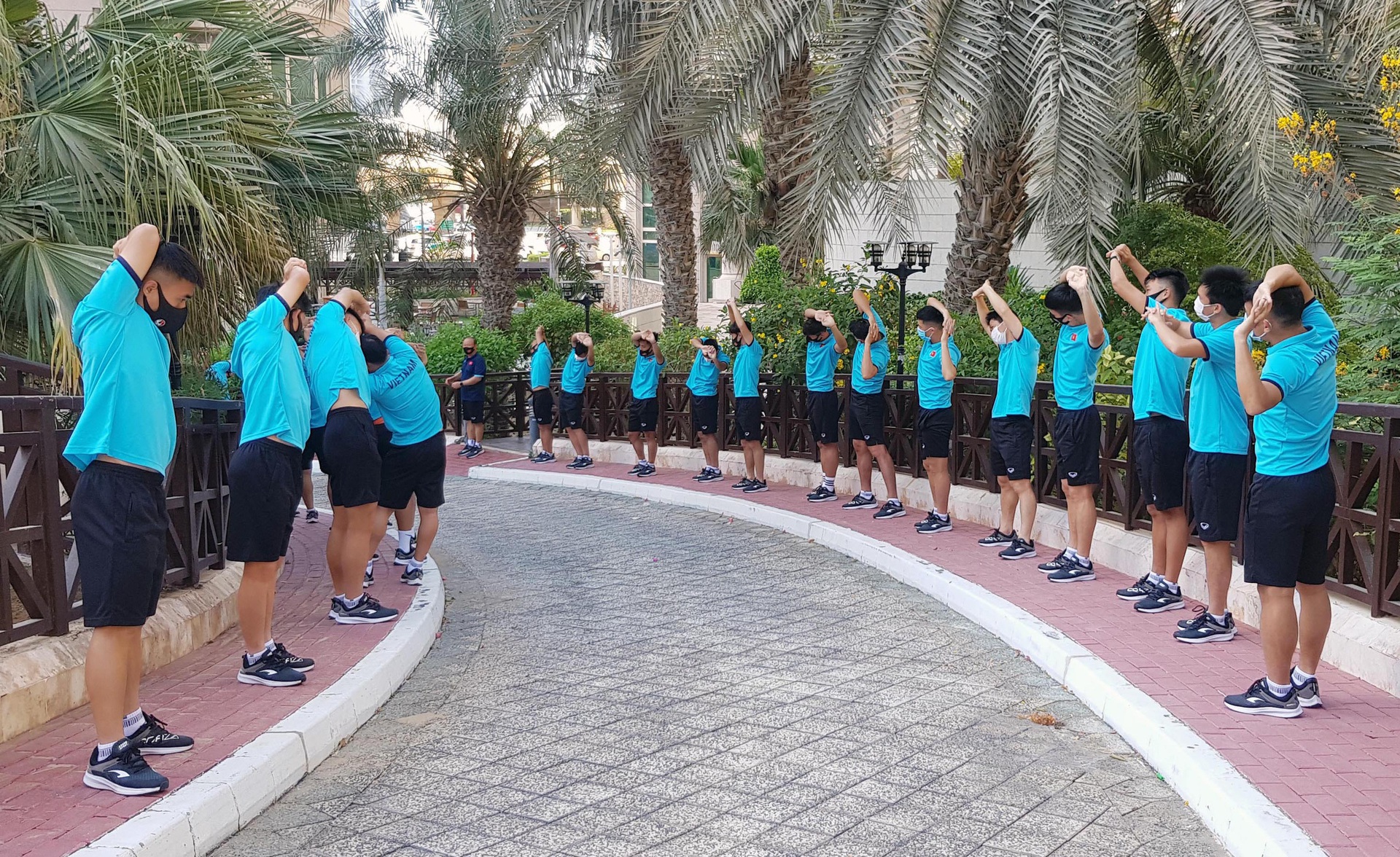Đội tuyển Việt Nam sẵn s&agrave;ng bước v&agrave;o tập luyện tại UAE - Ảnh 1.