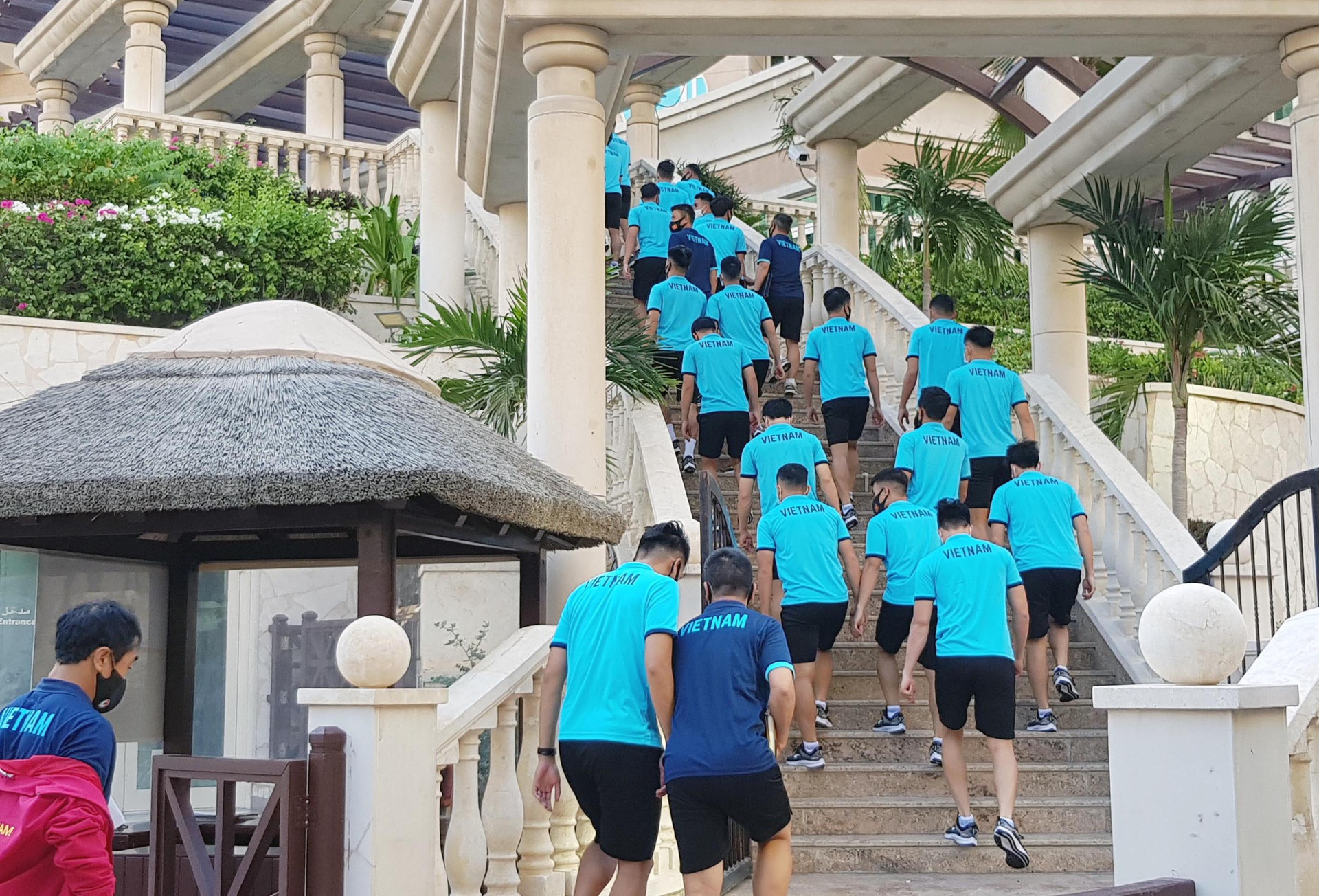 Đội tuyển Việt Nam sẵn s&agrave;ng bước v&agrave;o tập luyện tại UAE - Ảnh 3.