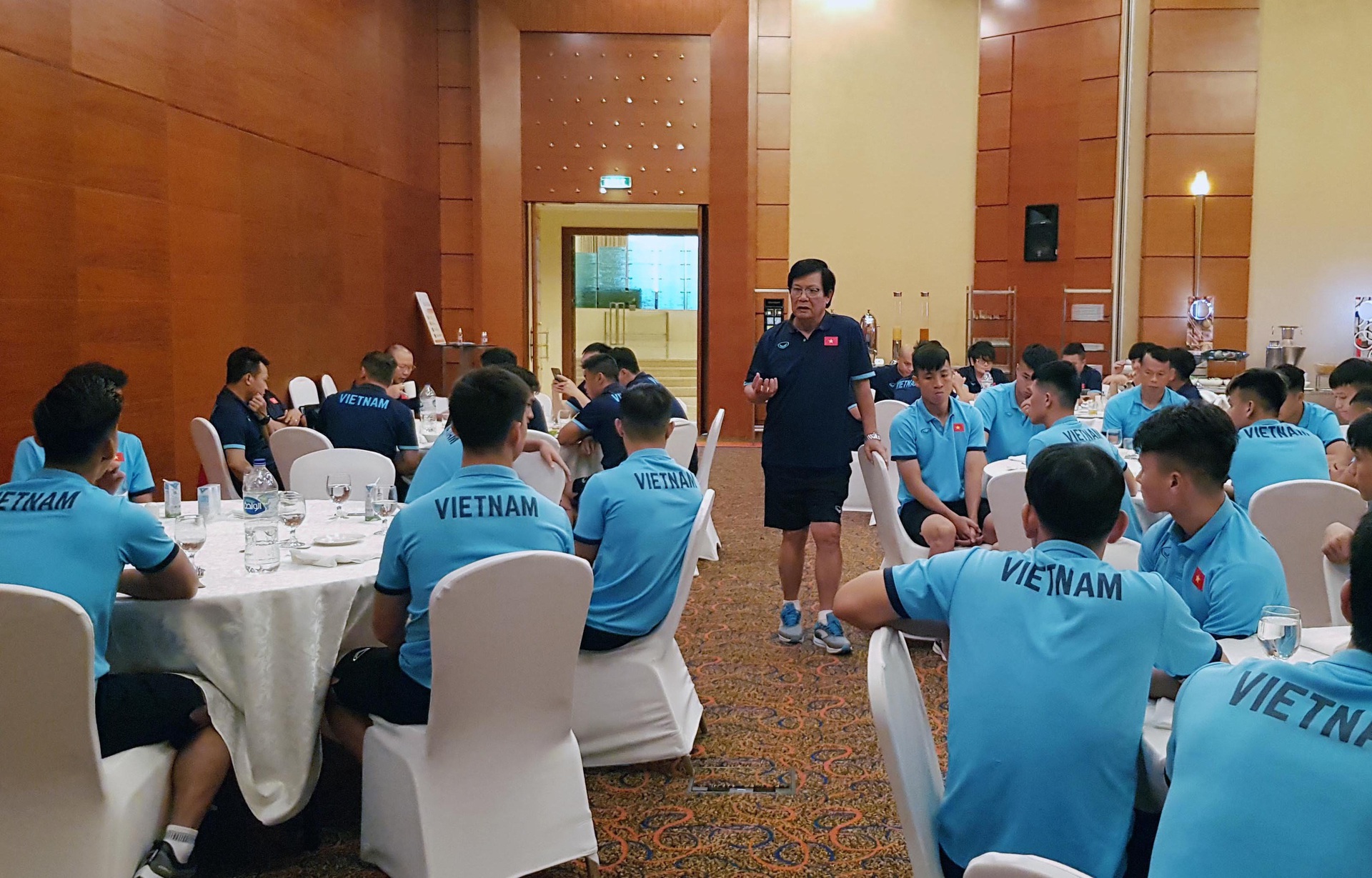 Đội tuyển Việt Nam sẵn s&agrave;ng bước v&agrave;o tập luyện tại UAE - Ảnh 6.