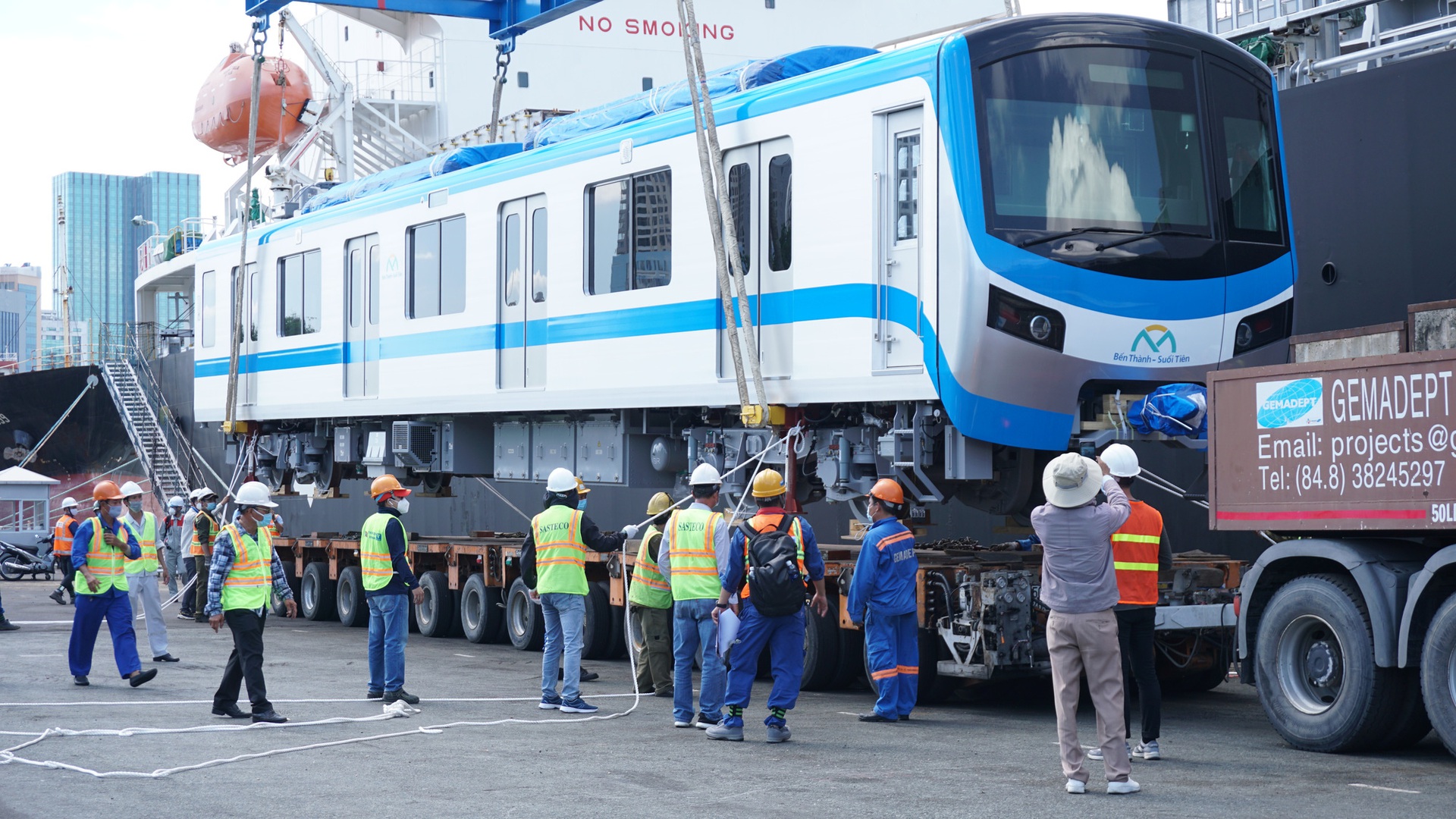 Cận cảnh đo&agrave;n t&agrave;u số 4 của metro số 1 đưa về depot Long B&igrave;nh, TP Thủ Đức - Ảnh 7.