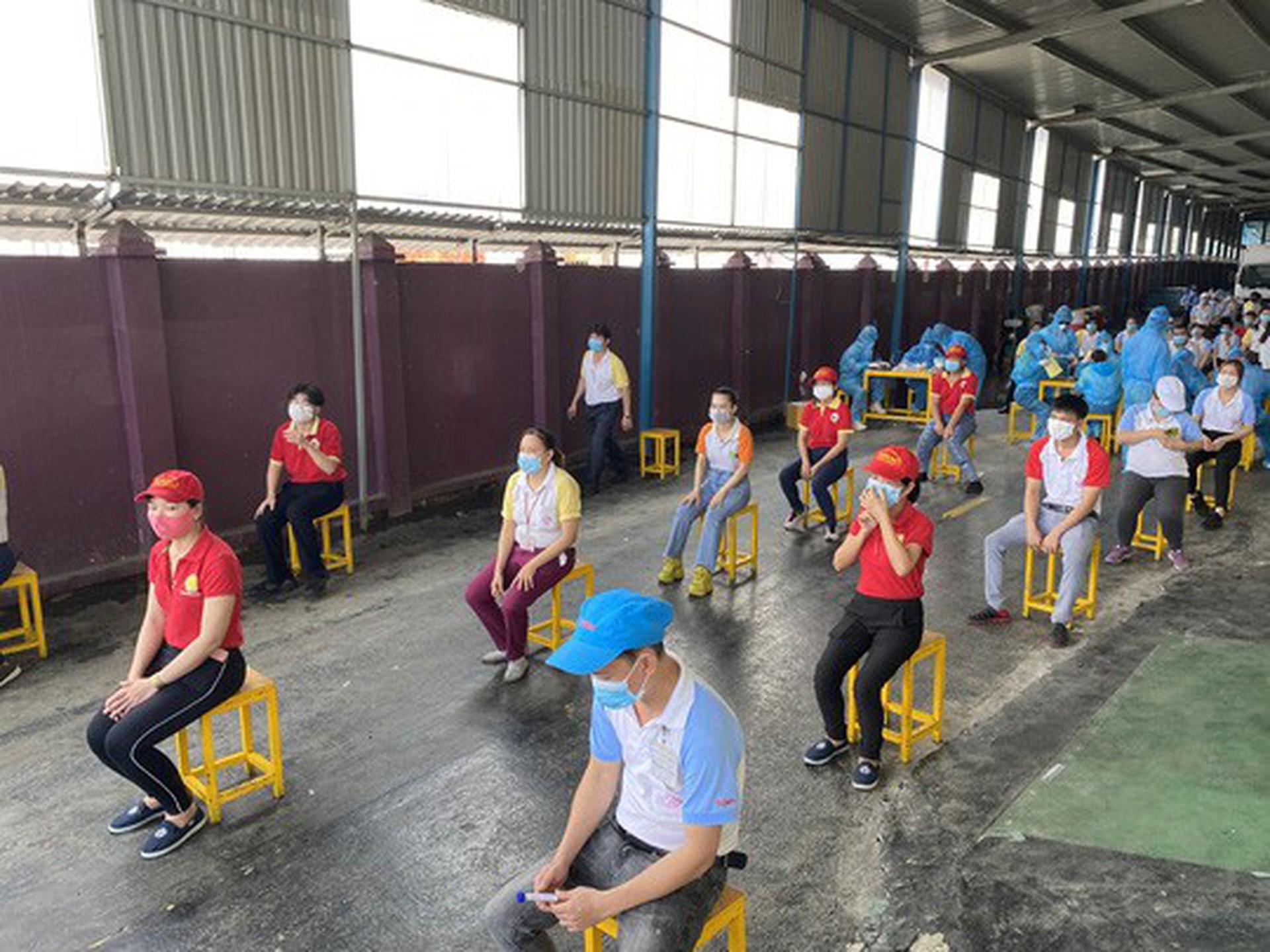 TP HCM sẽ l&agrave;m việc với tỉnh Đồng Nai về việc c&aacute;ch ly người về từ TP - Ảnh 1.