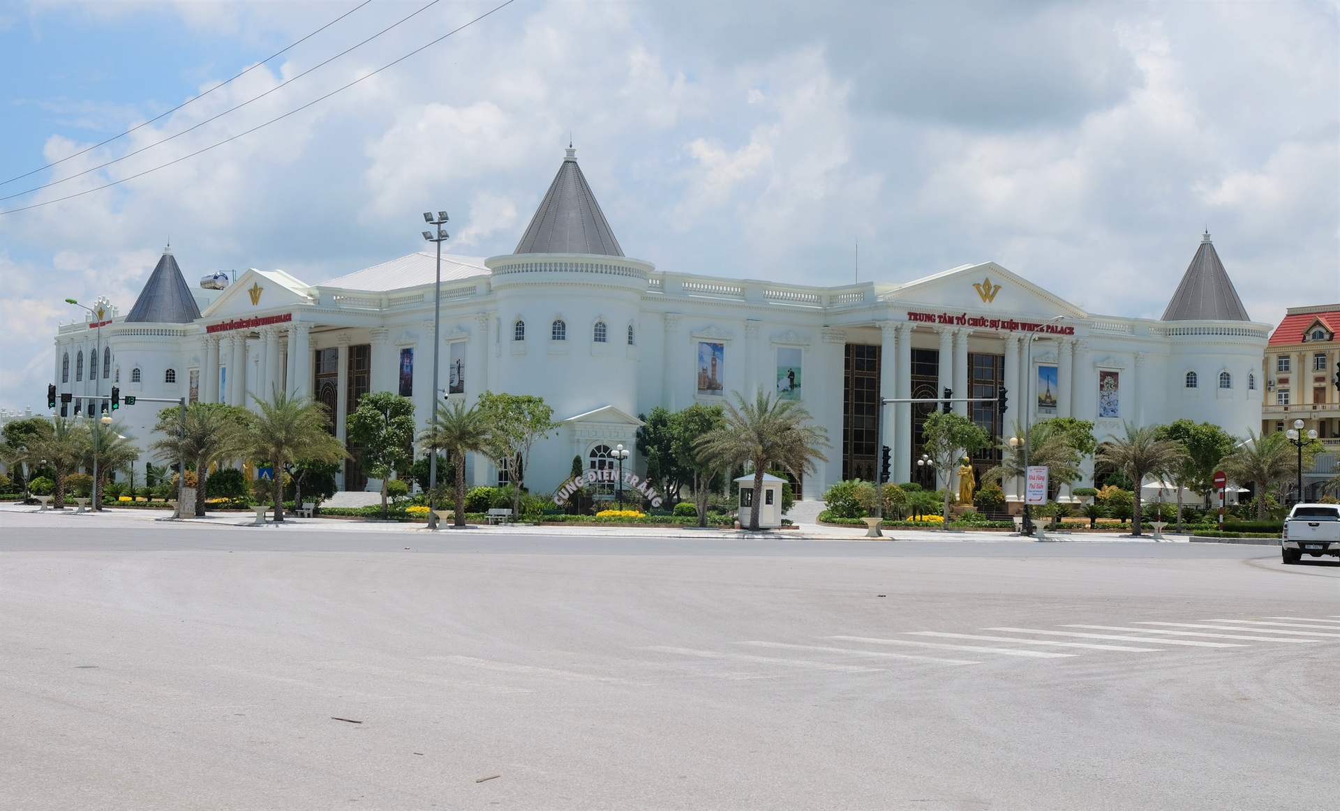 Sai phạm x&acirc;y dựng tr&agrave;n lan tại đại lộ V&otilde; Nguy&ecirc;n Gi&aacute;p ở Thanh H&oacute;a - Ảnh 1.