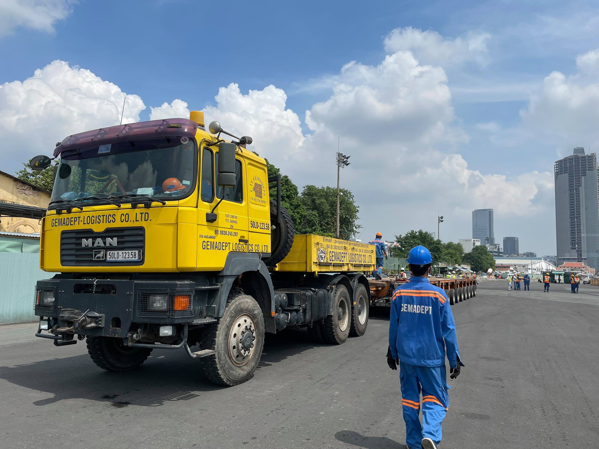 H&igrave;nh ảnh cận cảnh 2 đo&agrave;n t&agrave;u số 6, 7 v&agrave; đ&oacute;ng điện trạm biến &aacute;p của tuyến metro số 1 - Ảnh 3.