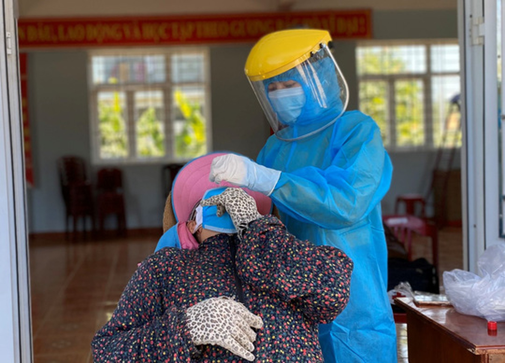 Đ&agrave; Nẵng ph&aacute;t hiện ca dương t&iacute;nh SARS-CoV-2 trong c&ocirc;ng ty hơn 4.500 c&ocirc;ng nh&acirc;n - Ảnh 1.