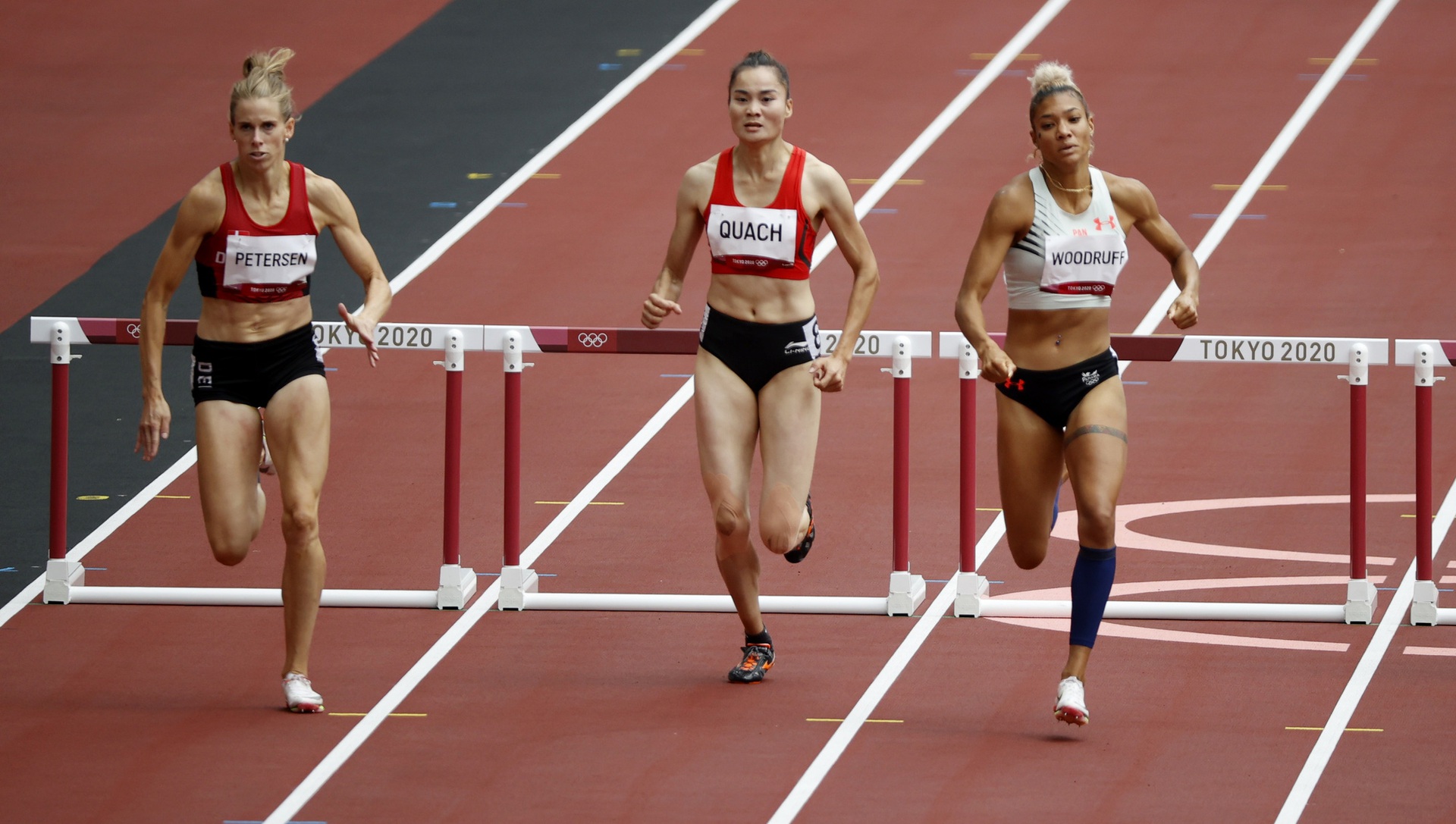Olympic Tokyo ng&agrave;y 31-7: Qu&aacute;ch Thị Lan gi&agrave;nh v&eacute; dự b&aacute;n kết 400m r&agrave;o nữ - Ảnh 4.