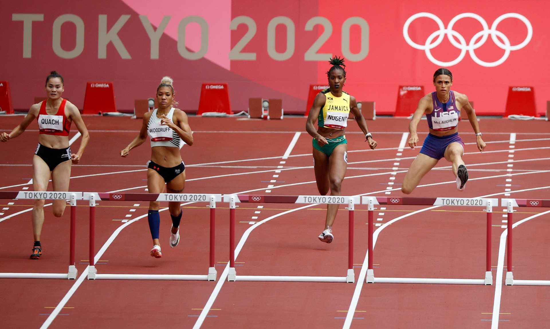 Olympic Tokyo ng&agrave;y 31-7: Qu&aacute;ch Thị Lan gi&agrave;nh v&eacute; dự b&aacute;n kết 400m r&agrave;o nữ - Ảnh 1.