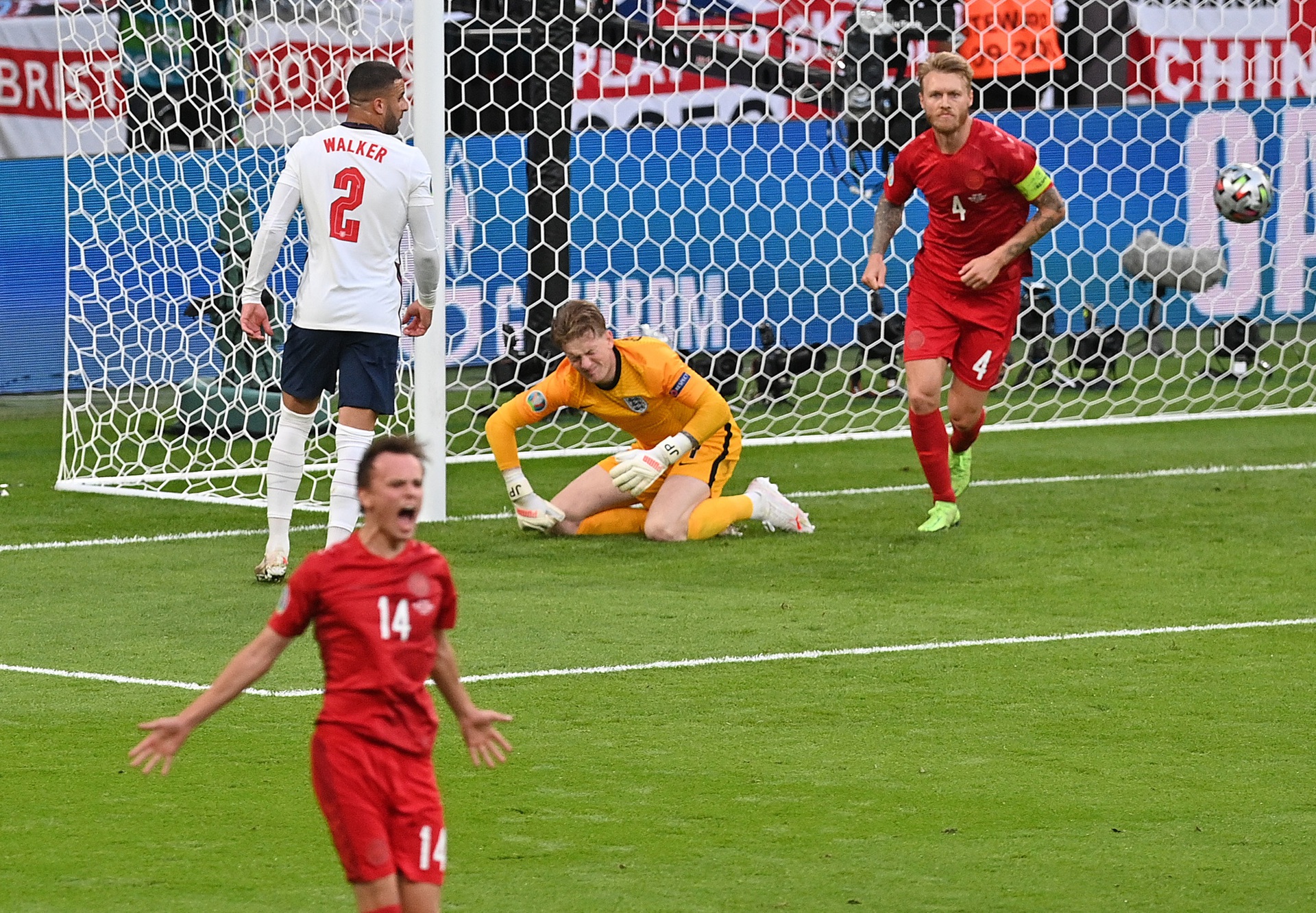 Được hưởng phạt đền, tuyển Anh v&agrave;o chung kết Euro 2020 - Ảnh 2.