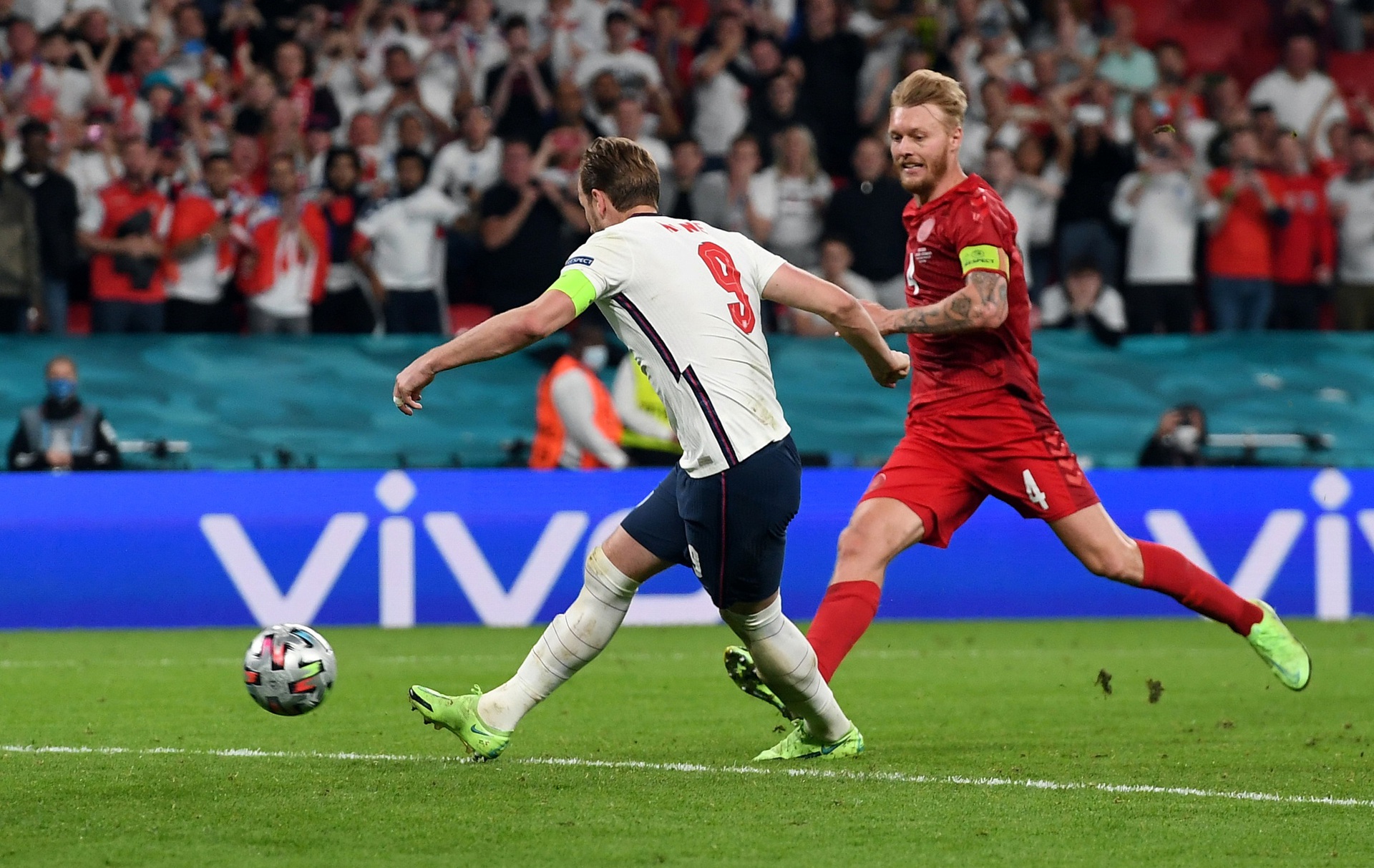 Được hưởng phạt đền, tuyển Anh v&agrave;o chung kết Euro 2020 - Ảnh 4.