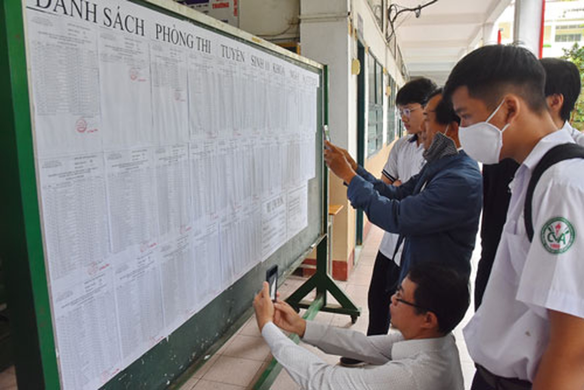 X&eacute;t học bạ, điểm chuẩn lớp 10 tăng vọt - Ảnh 1.