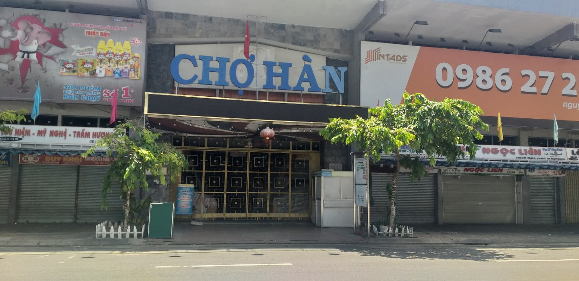 Ch&ugrave;m ảnh: Đường phố Đ&agrave; Nẵng vắng tanh khi thực hiện ai ở đ&acirc;u th&igrave; ở đ&oacute; - Ảnh 11.