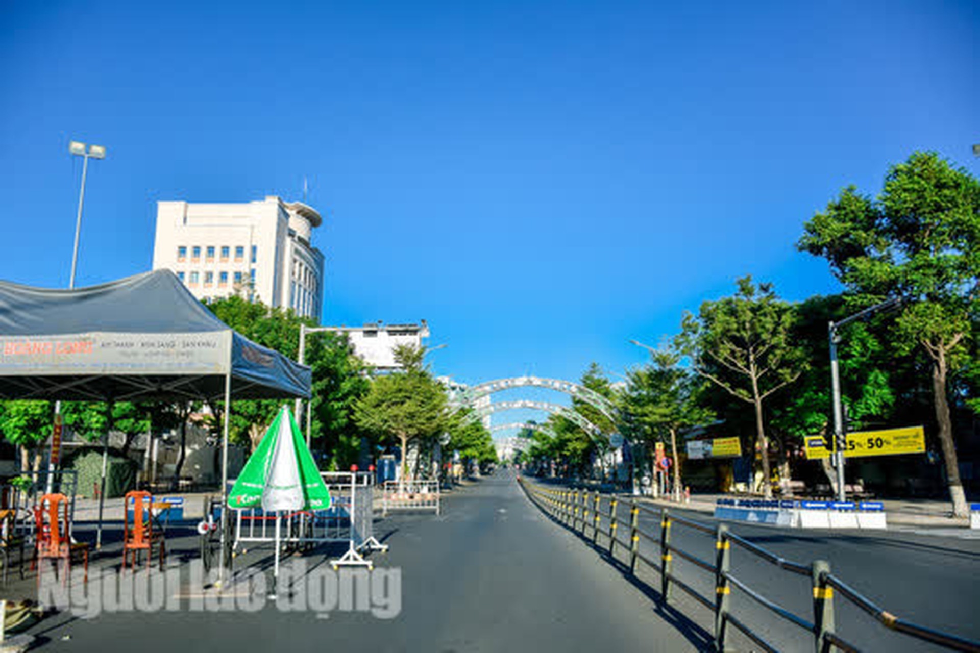 Đ&agrave; Nẵng bắt đầu thực hiện ai ở đ&acirc;u th&igrave; ở đ&oacute;, ra ngo&agrave;i kh&ocirc;ng l&yacute; do sẽ bị xử nghi&ecirc;m - Ảnh 11.