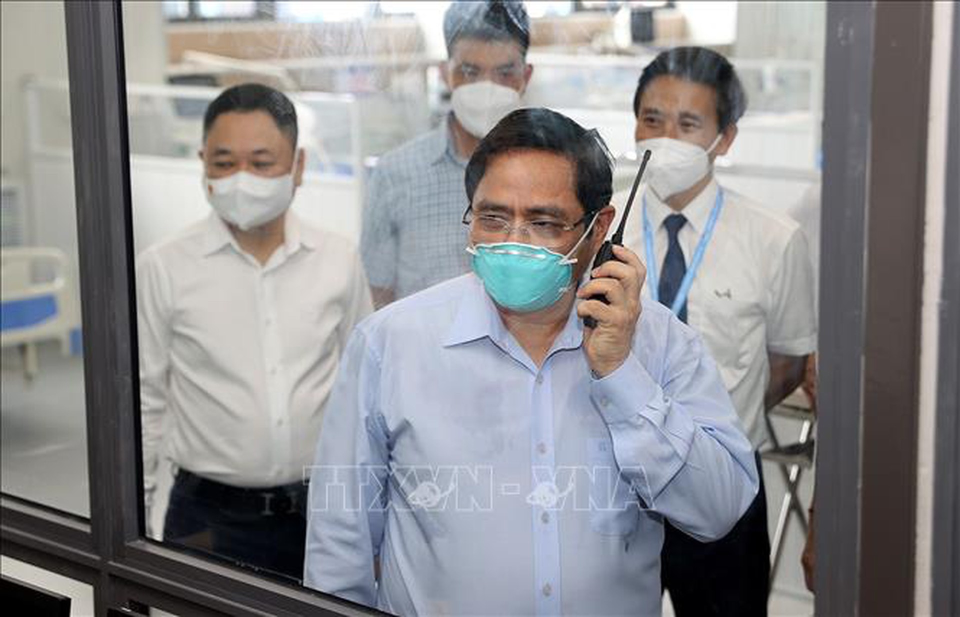 Thủ tướng Phạm Minh Ch&iacute;nh kiểm tra đột xuất c&aacute;c điểm n&oacute;ng về dịch Covid-19 ở H&agrave; Nội - Ảnh 4.