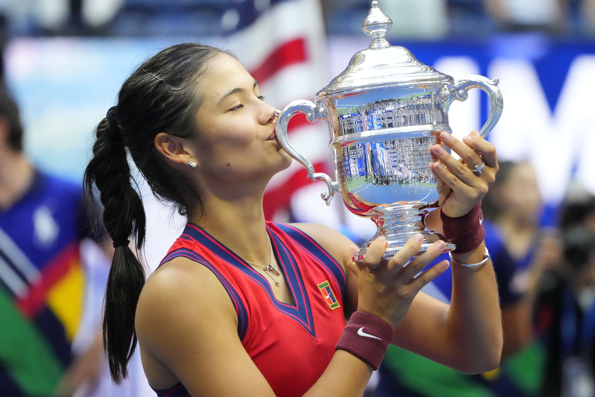 Tay vợt xinh đẹp 18 tuổi tạo kỷ lục hiếm c&oacute; khi đăng quang US Open 2021 - Ảnh 8.