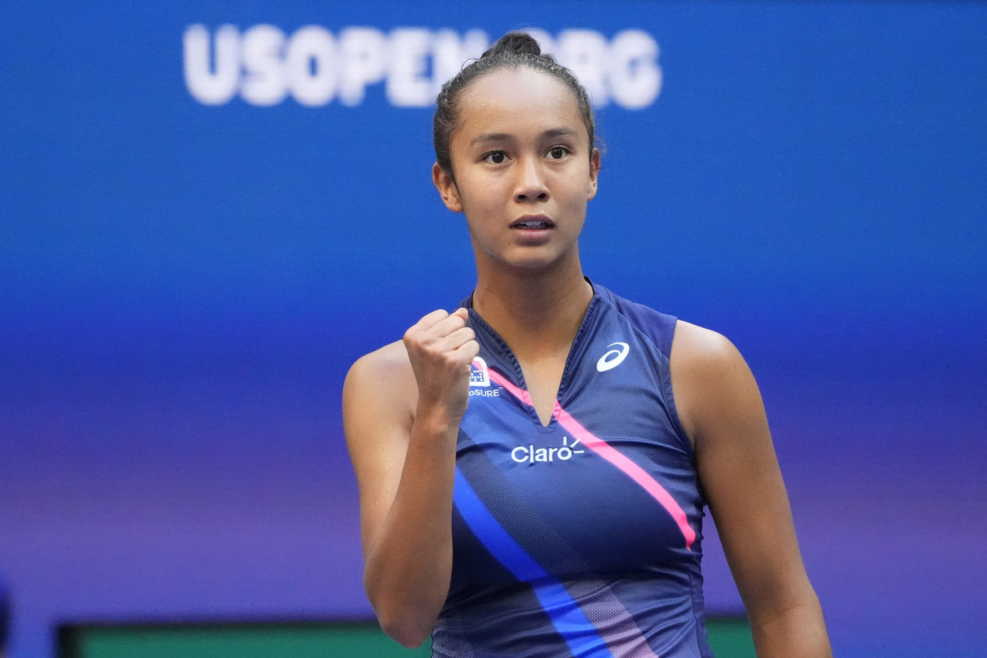 Tay vợt xinh đẹp 18 tuổi tạo kỷ lục hiếm c&oacute; khi đăng quang US Open 2021 - Ảnh 3.