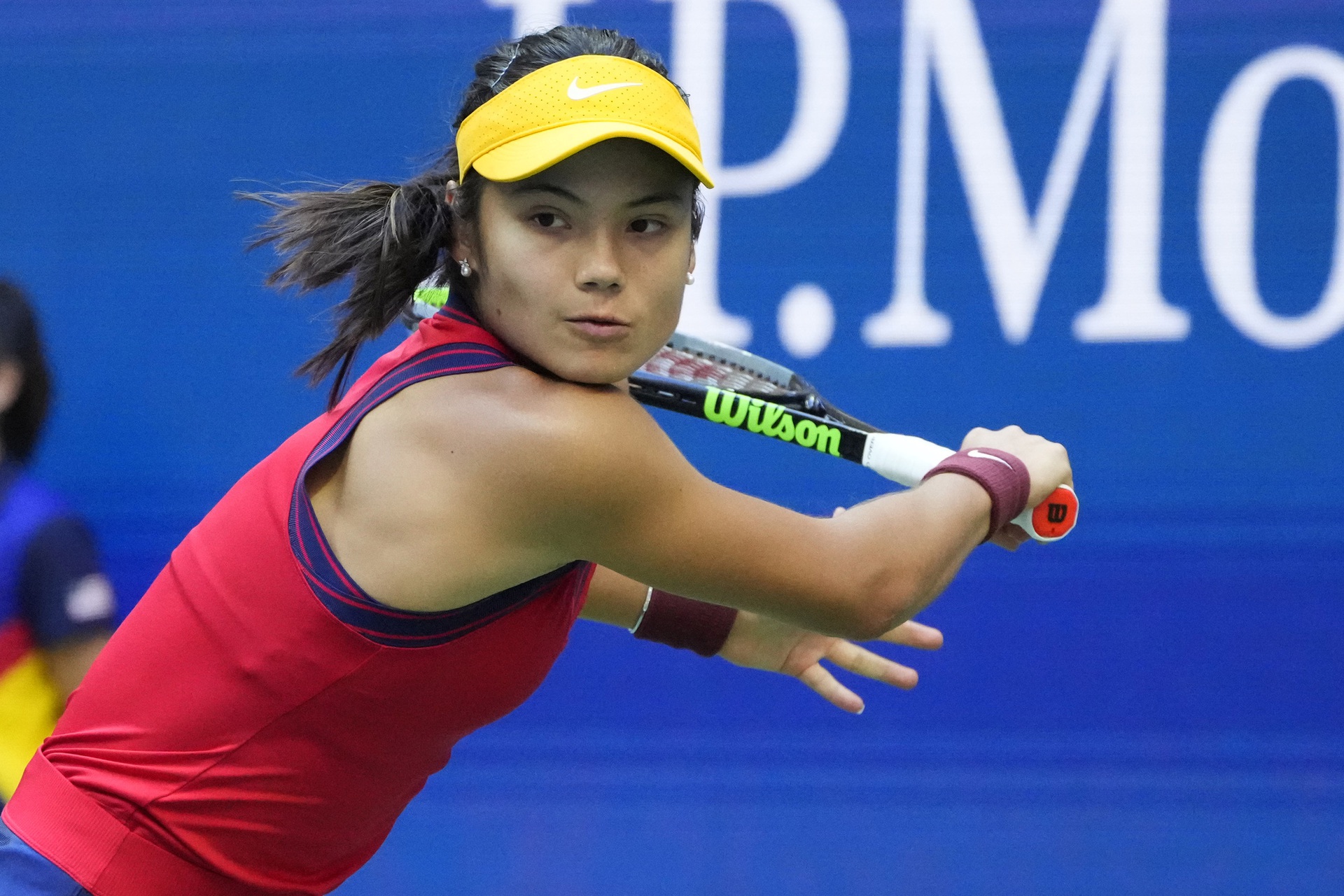 Tay vợt xinh đẹp 18 tuổi tạo kỷ lục hiếm c&oacute; khi đăng quang US Open 2021 - Ảnh 2.