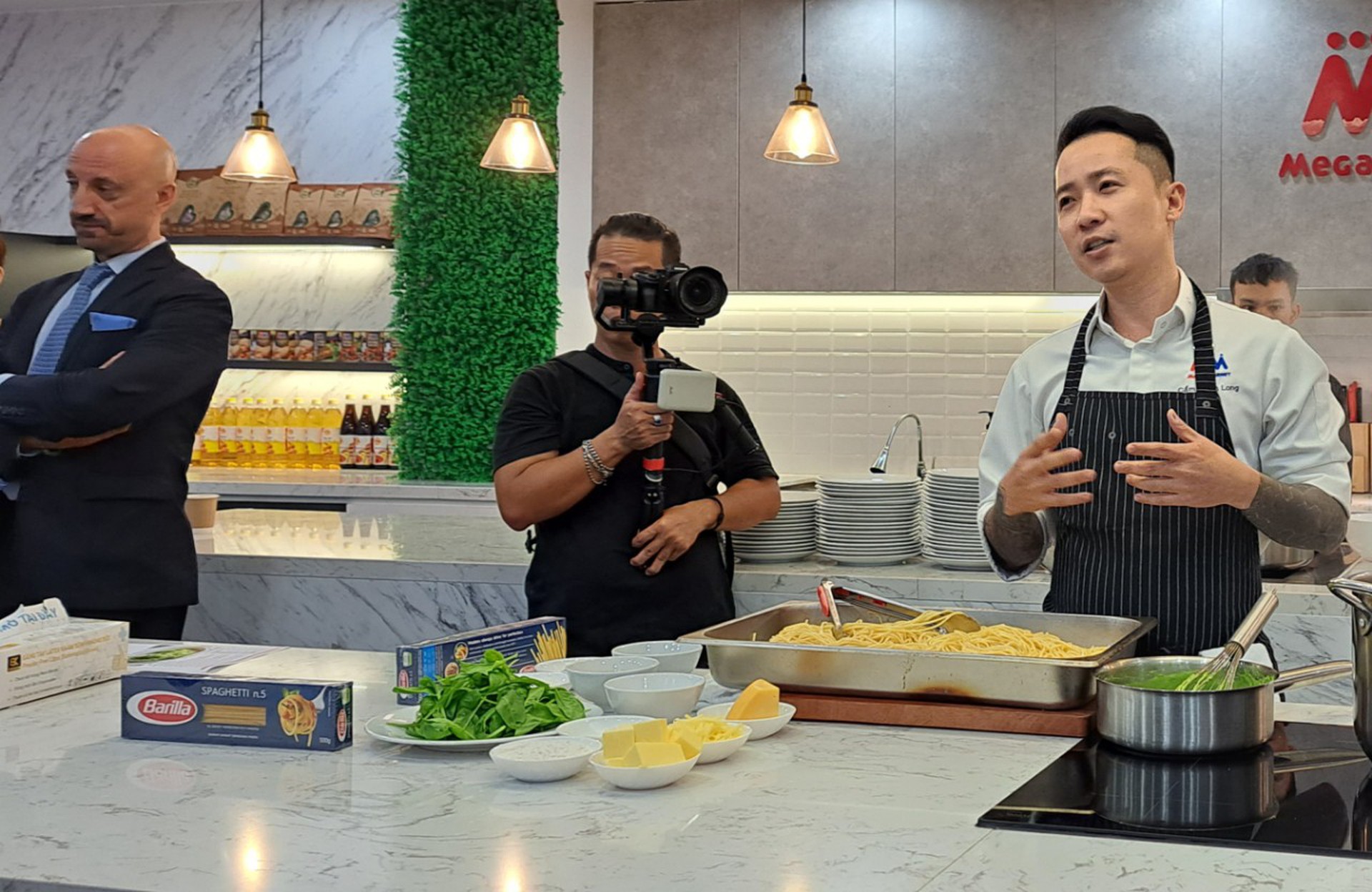 M&igrave; spaghetti, rượu vang,&hellip; giảm gi&aacute; mạnh tại &ldquo;Tuần lễ ẩm thực &Yacute;&rdquo; - Ảnh 5.