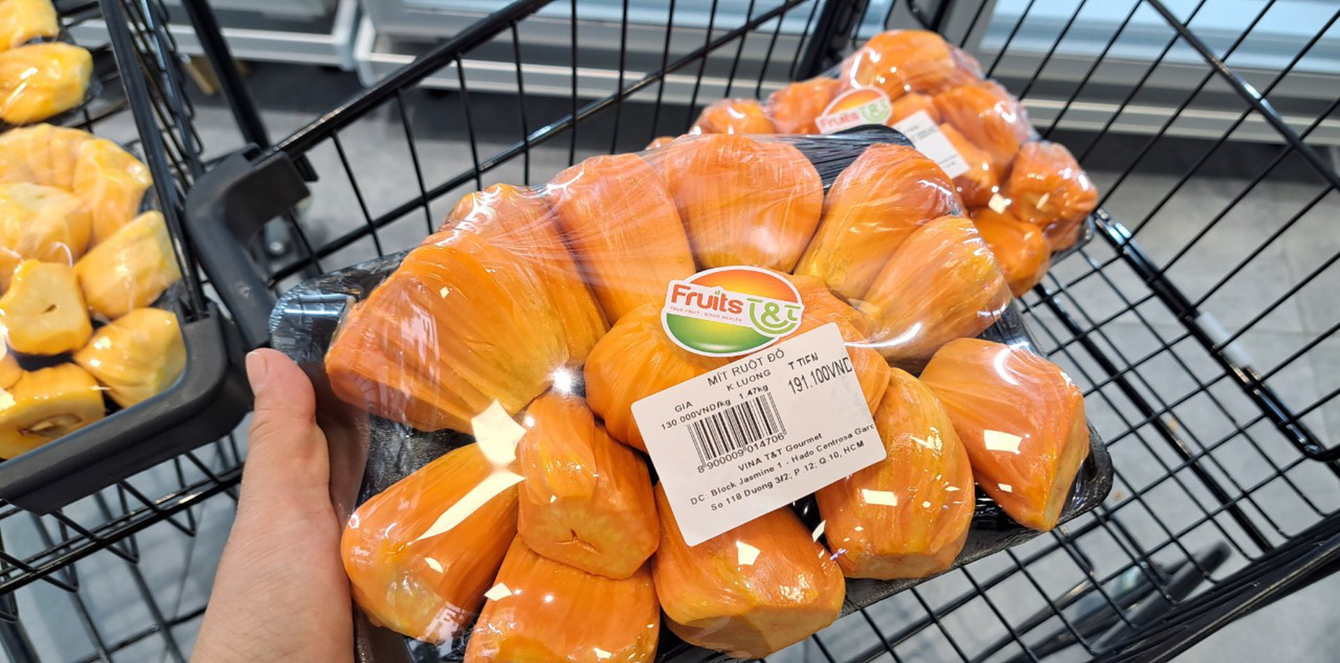 M&iacute;t ruột đỏ gi&aacute; v&agrave;i trăm ng&agrave;n 1 kg vẫn ch&aacute;y h&agrave;ng  - Ảnh 1.