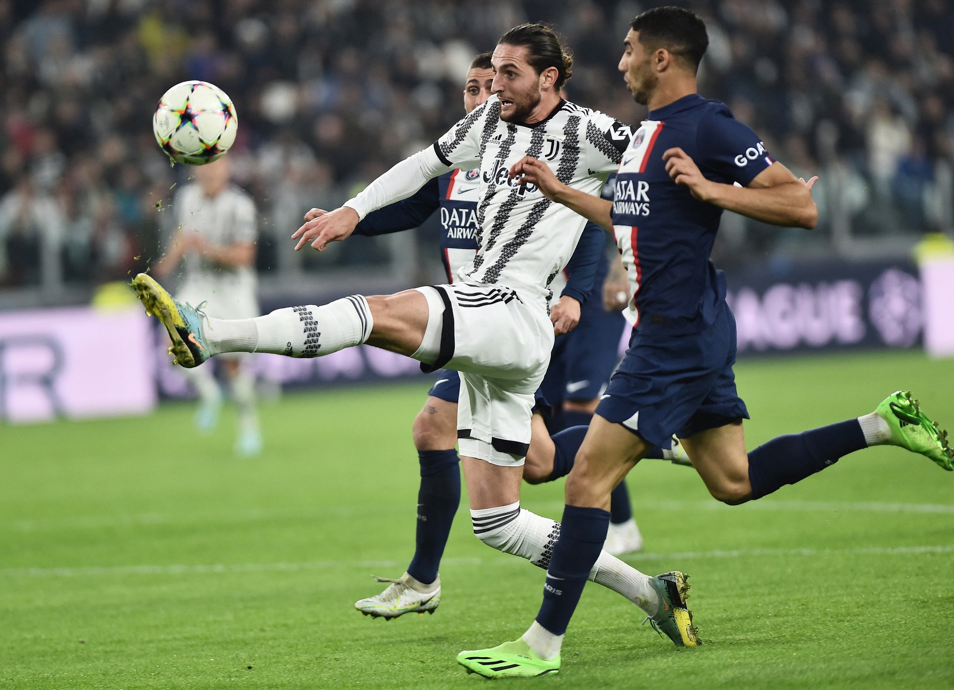 Hạ chủ nh&agrave; Juventus, PSG cay đắng mất ng&ocirc;i đầu bảng Champions League - Ảnh 1.
